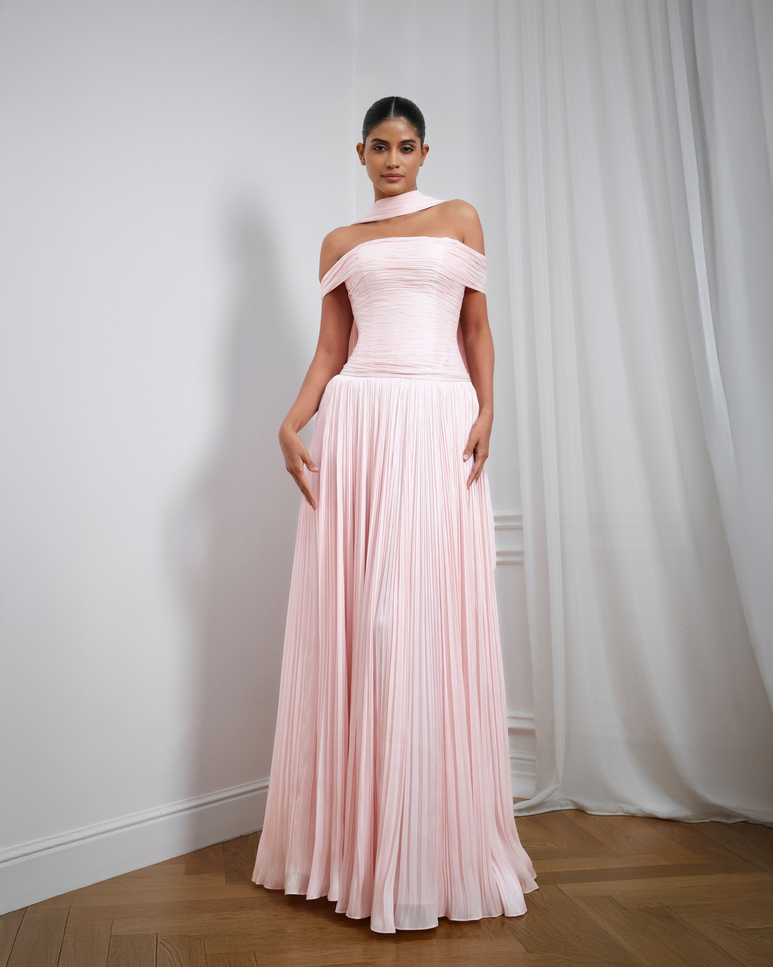 Brand Dress. NOIZOMAX Художественный фотограф в Дубай