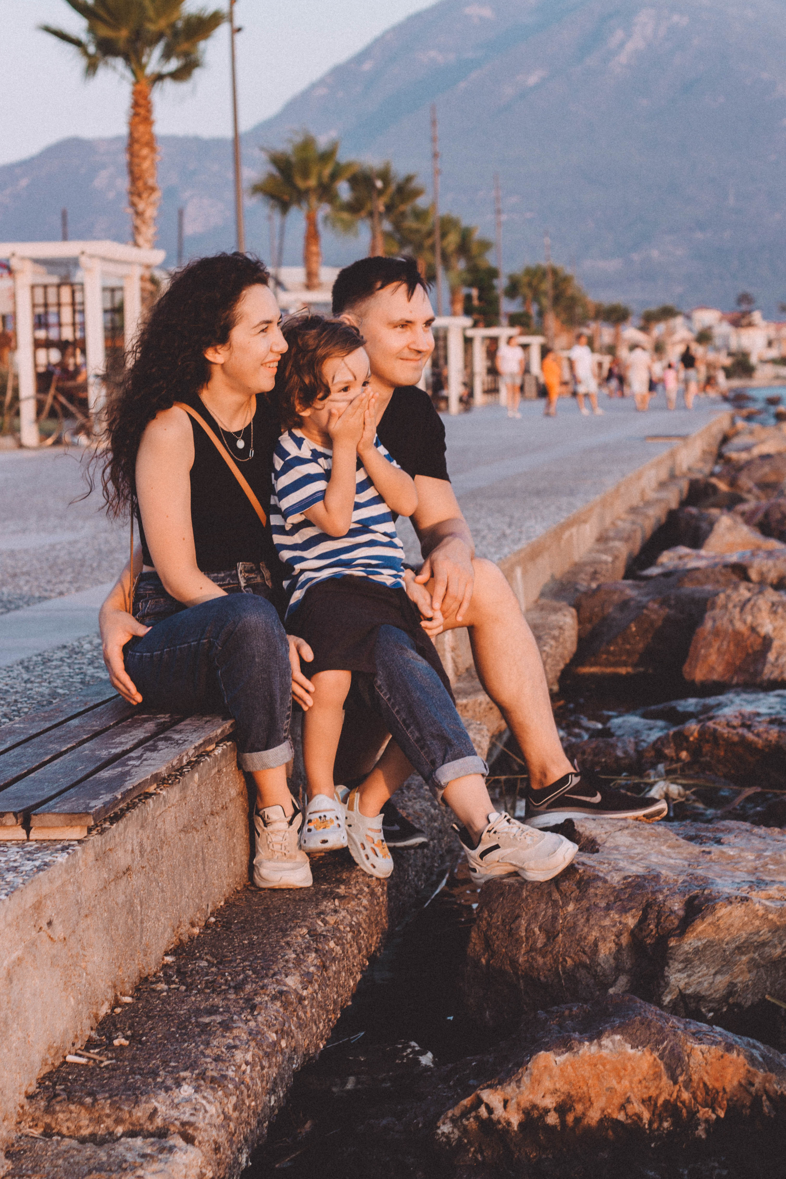 Семейная съёмка на набережной. Фотограф Шагалов Михаил