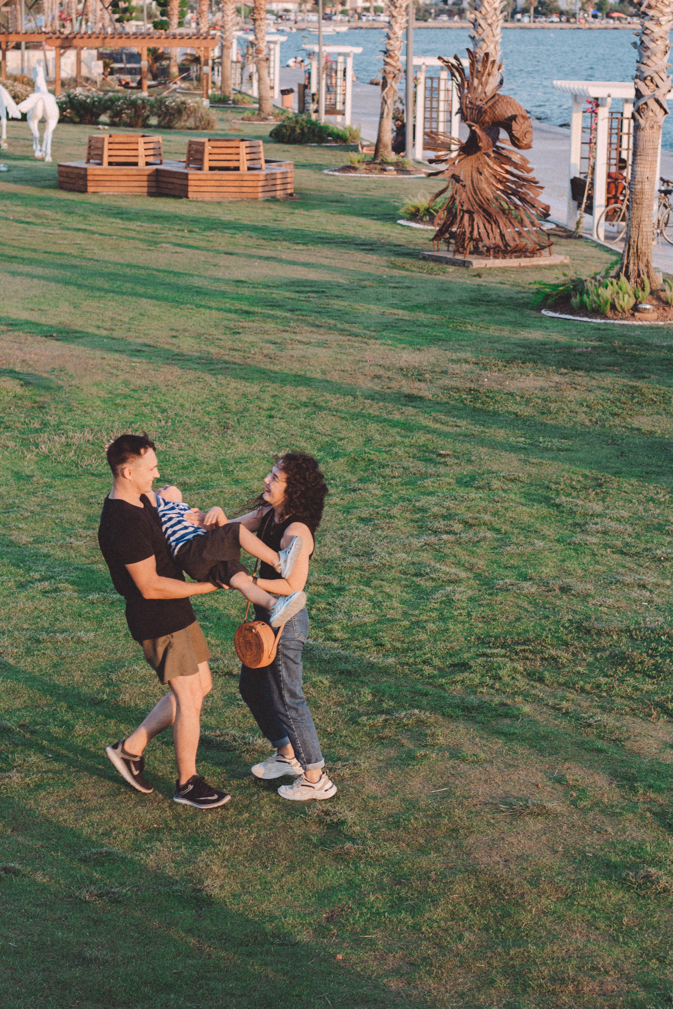 Семейная съёмка на набережной. Фотограф Шагалов Михаил