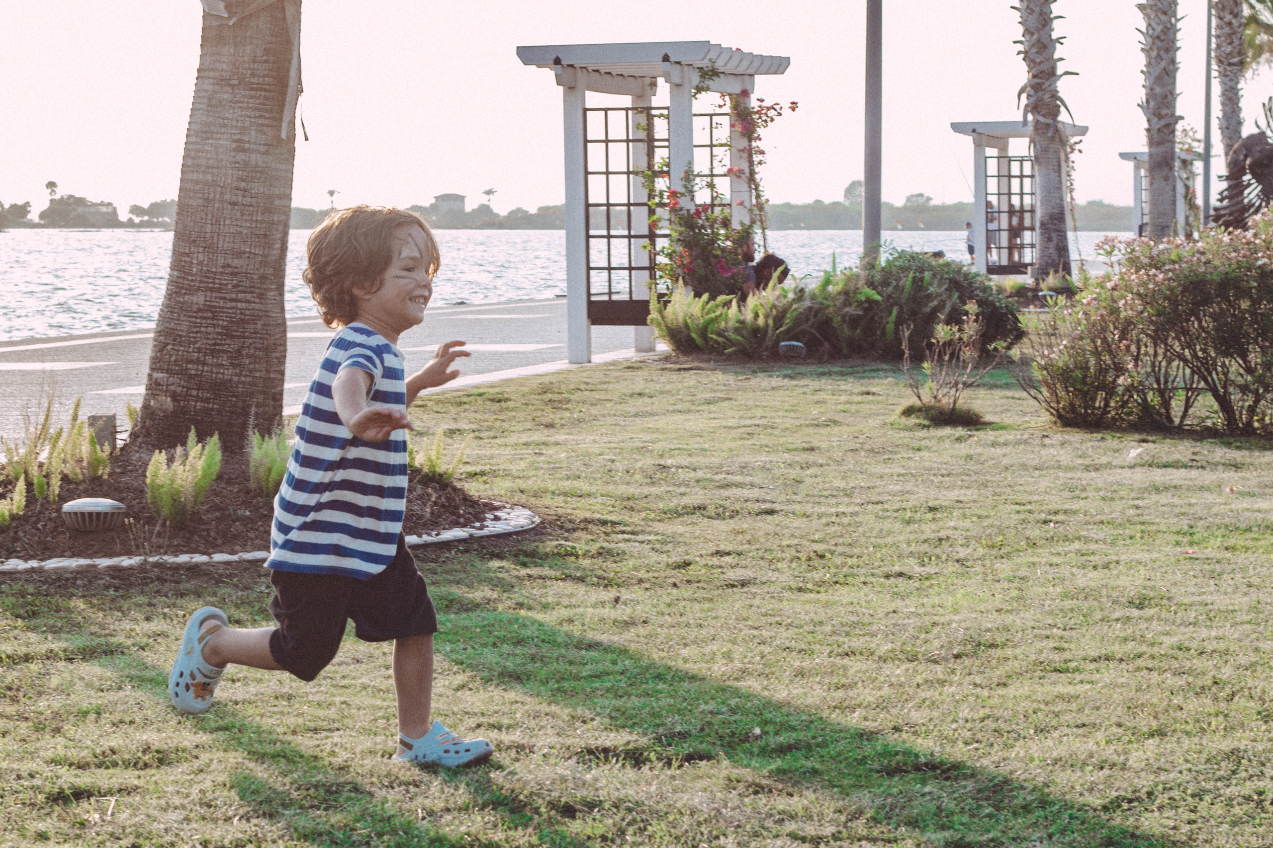 Семейная съёмка на набережной. Фотограф Шагалов Михаил