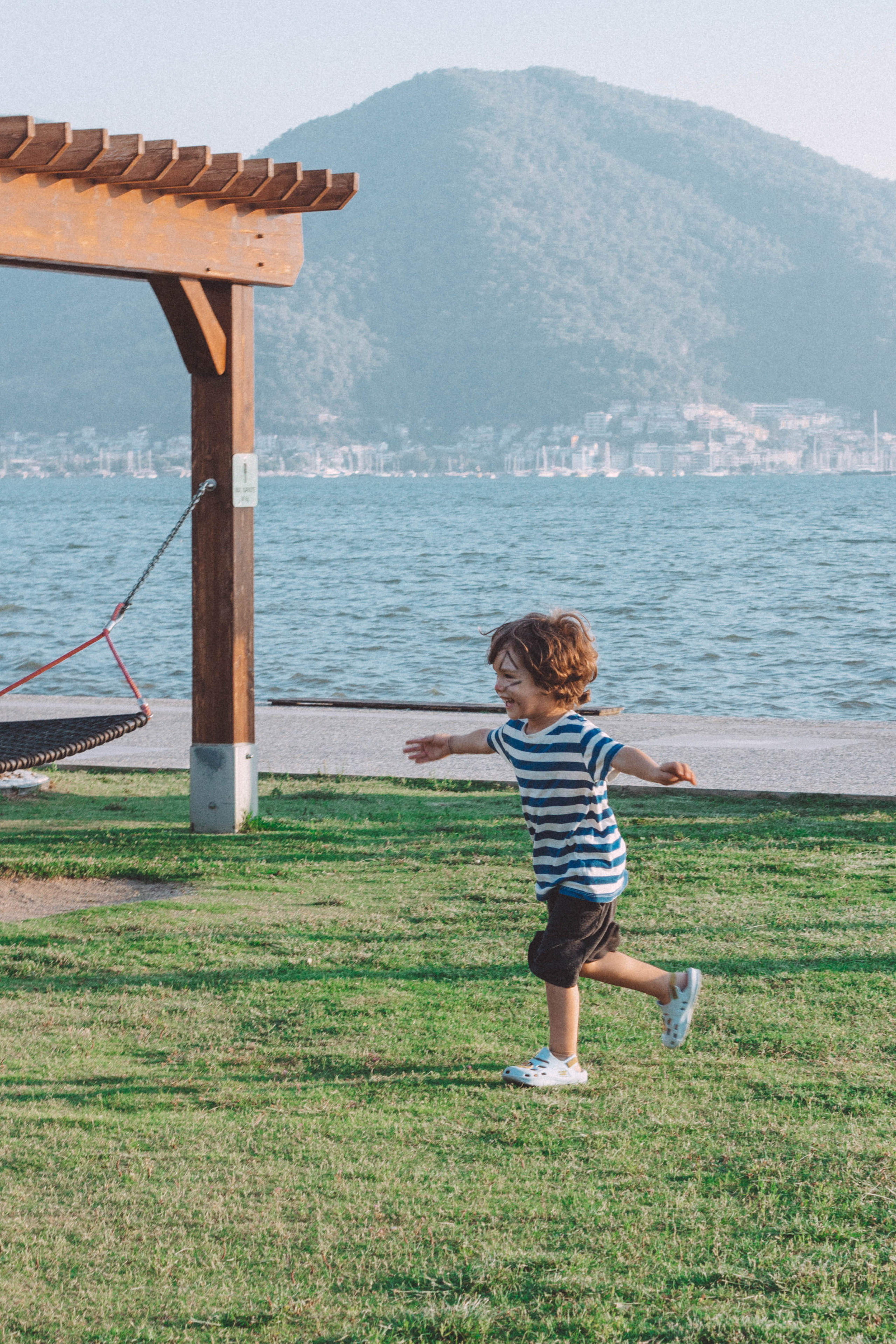 Семейная съёмка на набережной. Фотограф Шагалов Михаил