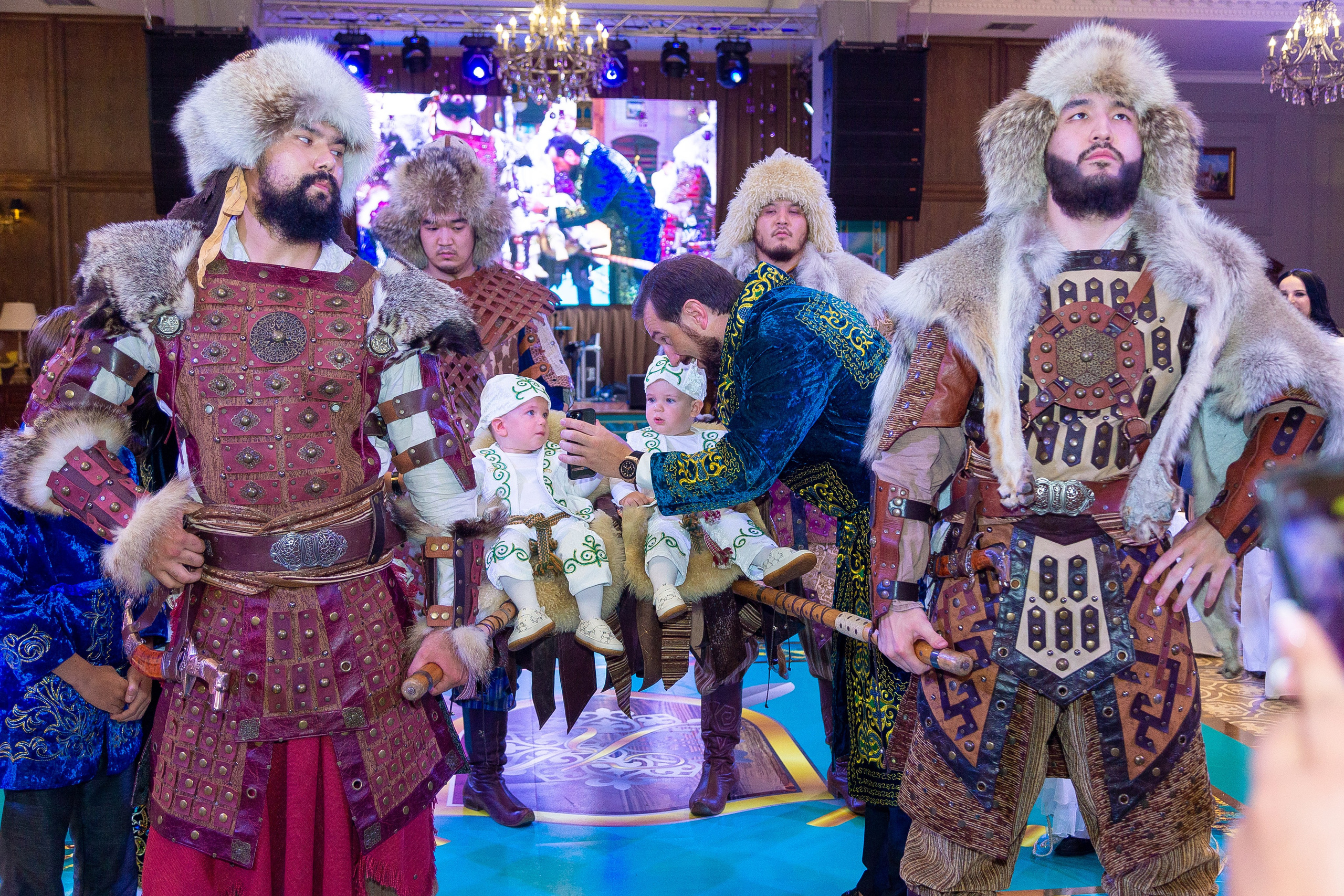 Лео и Давид годик. Свадебный фотограф в Алматы Айгерим Верба