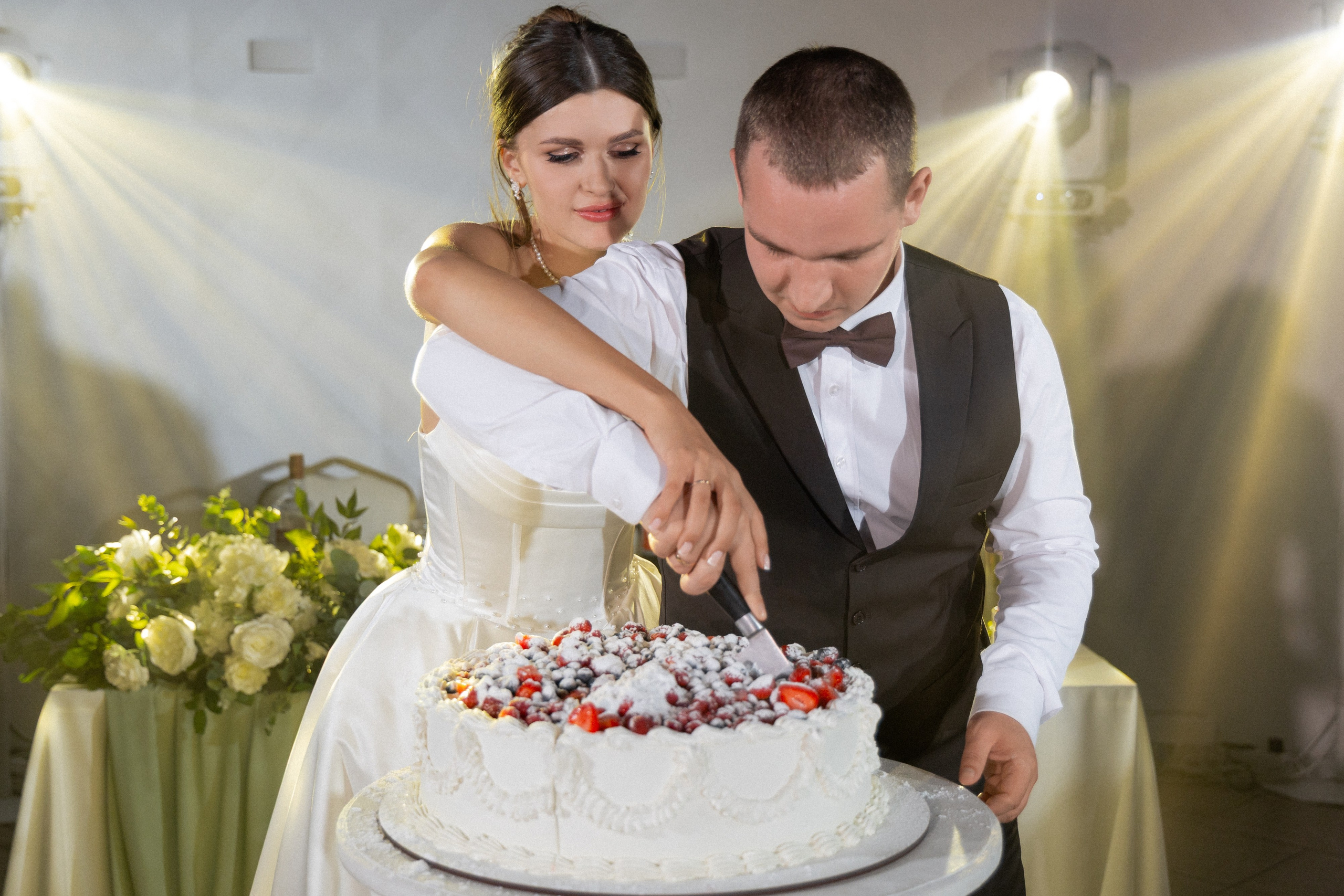 Свадебная фотосессия Анастасии и Игоря в Усадьбе Легенда. Свадебный фотограф в Минске/Беларуси Сергей Спиридонов