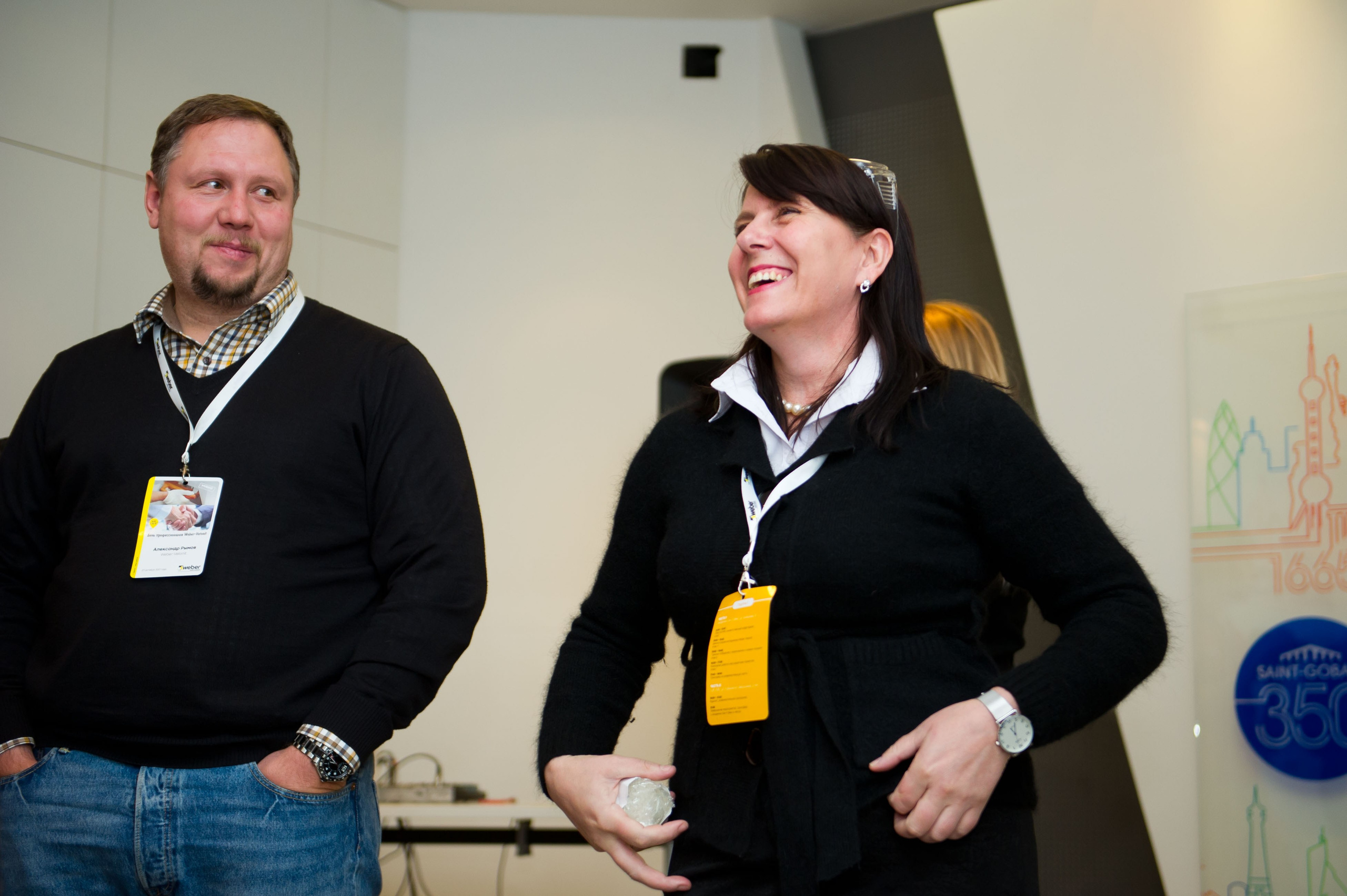 Saint-Gobain демонстрационный центр. Встреча блогеров и представителей фирмы. Репортажный фотограф и видеограф Слава Думчев. Тимбилдинги, отчетники, корпоративы