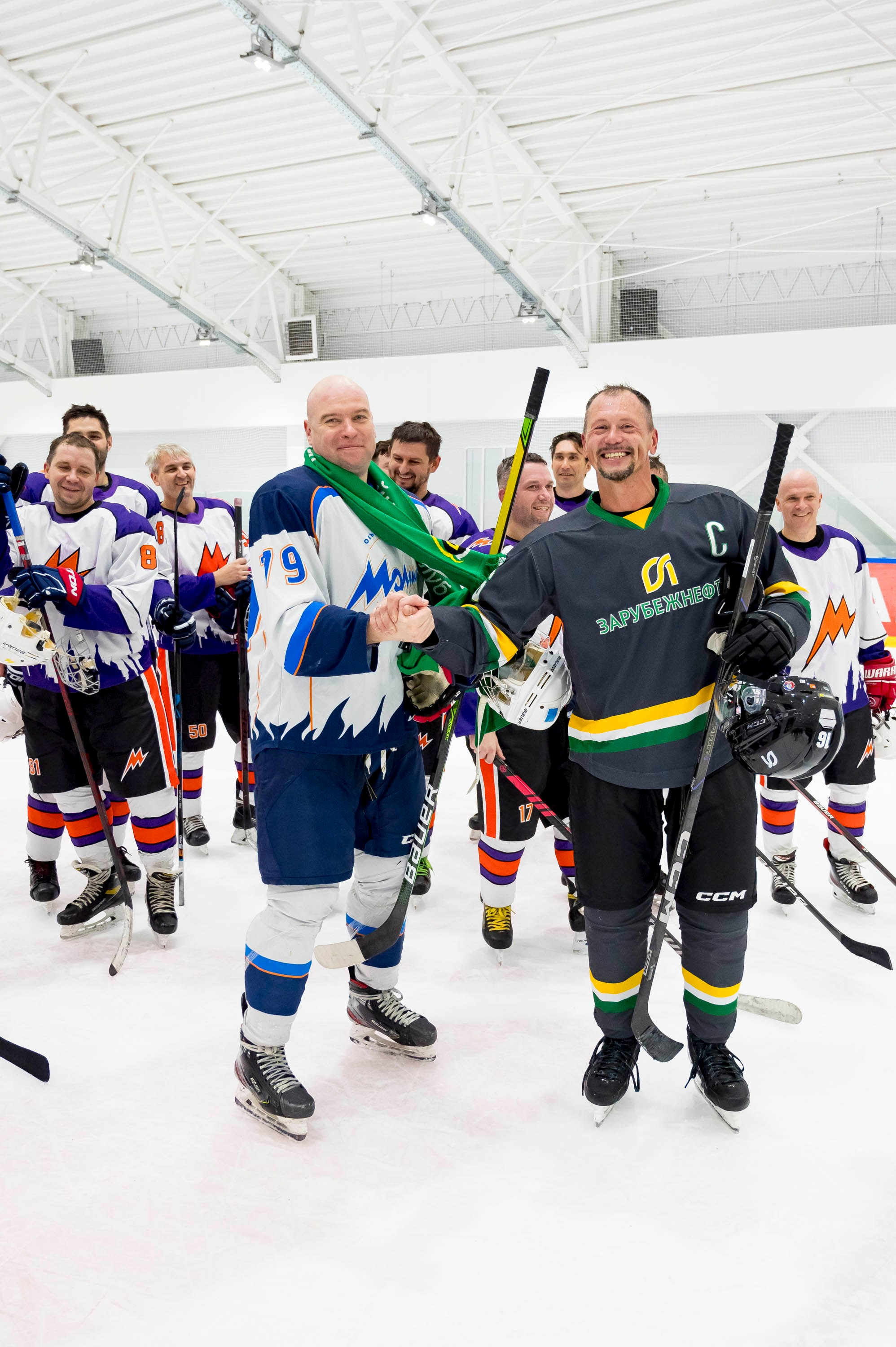 Хоккейный матч корпоративной команды Зарубежнефть. Репортажный фотограф и видеограф Слава Думчев. Тимбилдинги, отчетники, корпоративы