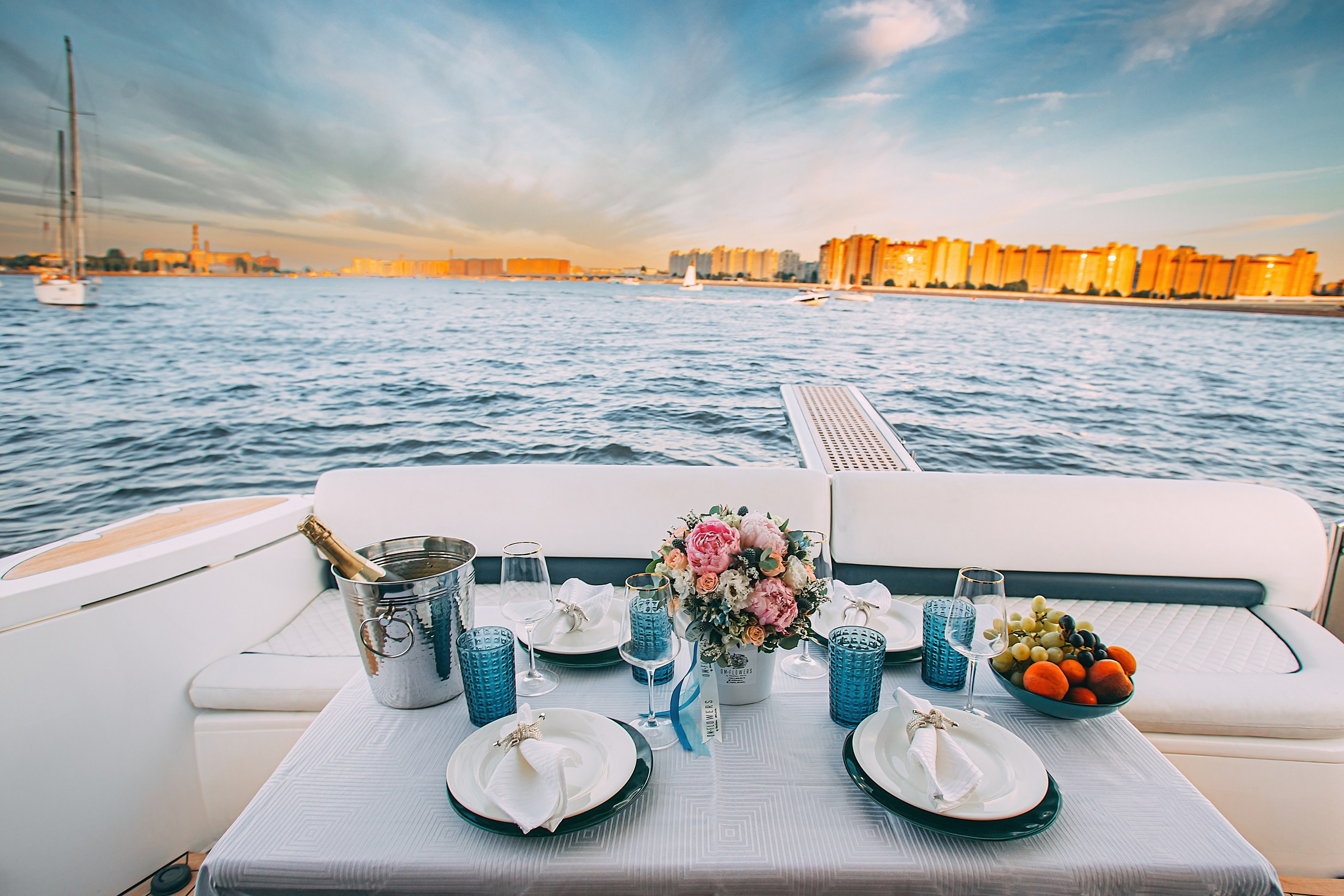 Яхта Princess 57 Esperanza. SPB Rent Boats|аренда катеров и теплоходов