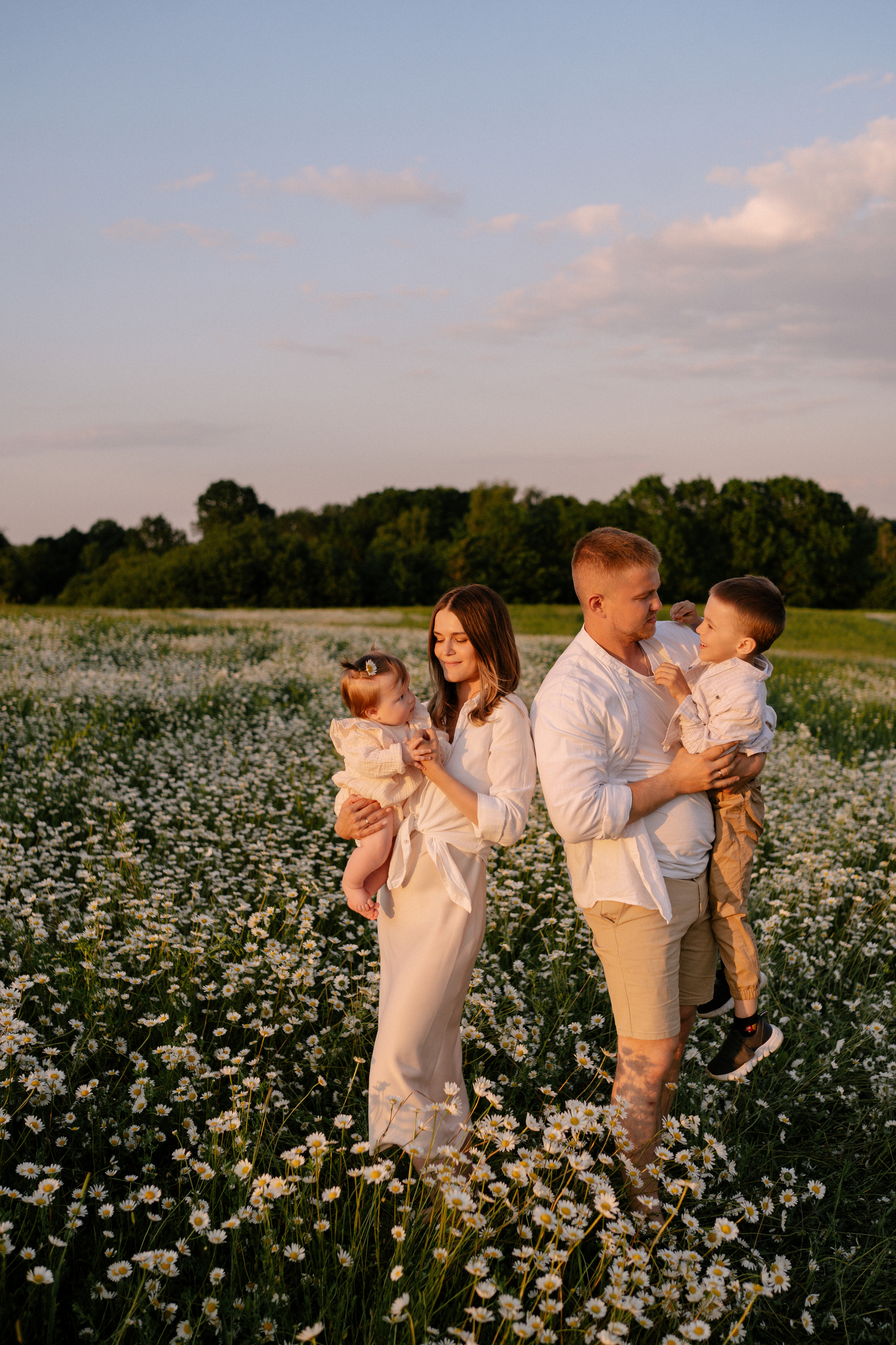 Любовь в ромашковом поле. Семейный и свадебный фотограф в Красногорске Анастасия Тихонова
