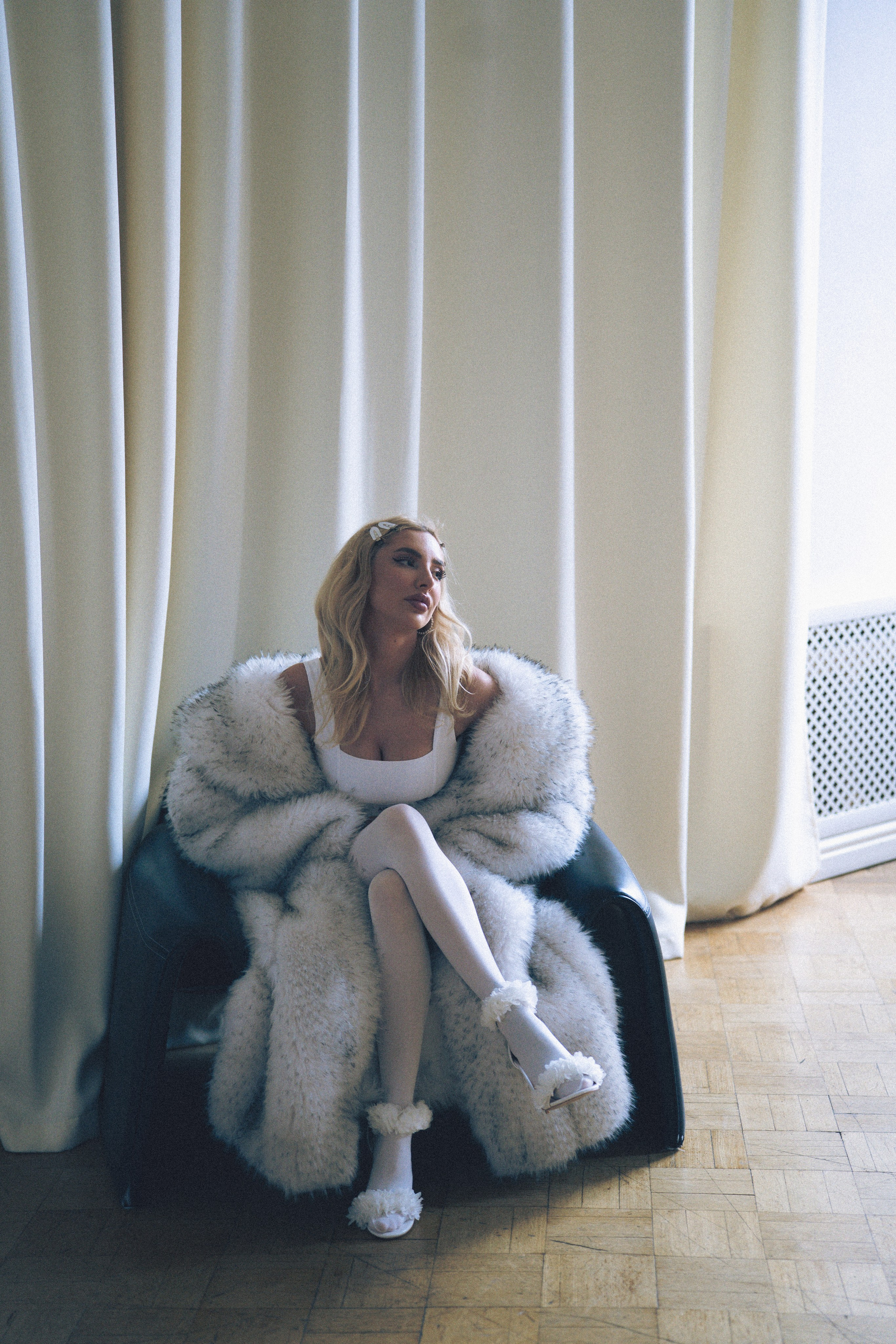 МИНИМАЛИЗМ В СТУДИИ НА ЧЕРНЫШЕВСКОЙ В СТУДИИ С БАЛКОНОМ. Профессиональный фотограф, Санкт-Петербург — Виктория Богомолова