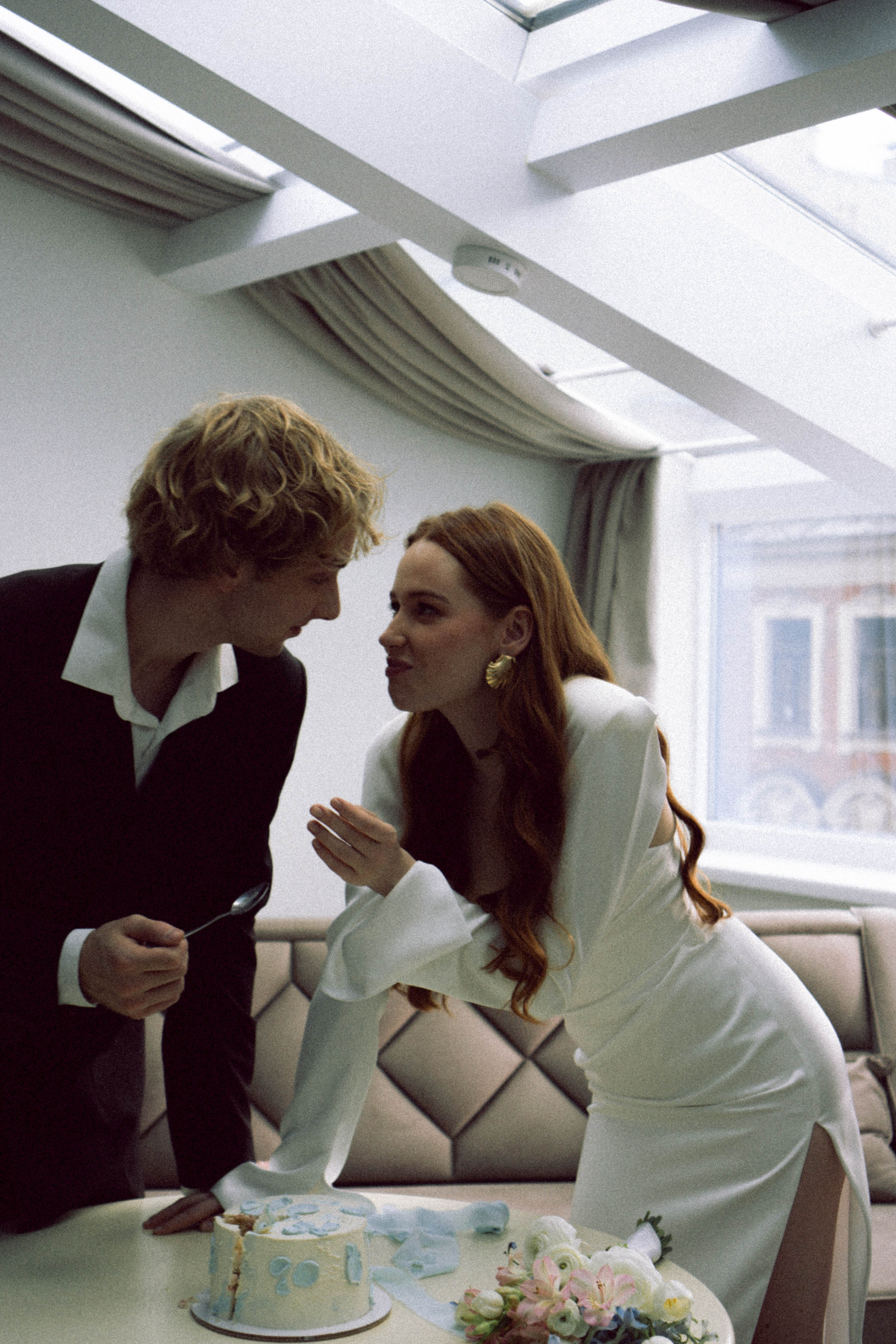 СВАДЕБНАЯ СЬЕМКА В ОТЕЛЕ. СБОРЫ ЖЕНИХА И НЕВЕСТЫ И ТАКЖЕ ТОР И ПОДГОТОВКА К ПРОГУЛКЕ. Профессиональный фотограф, Санкт-Петербург — Виктория Богомолова