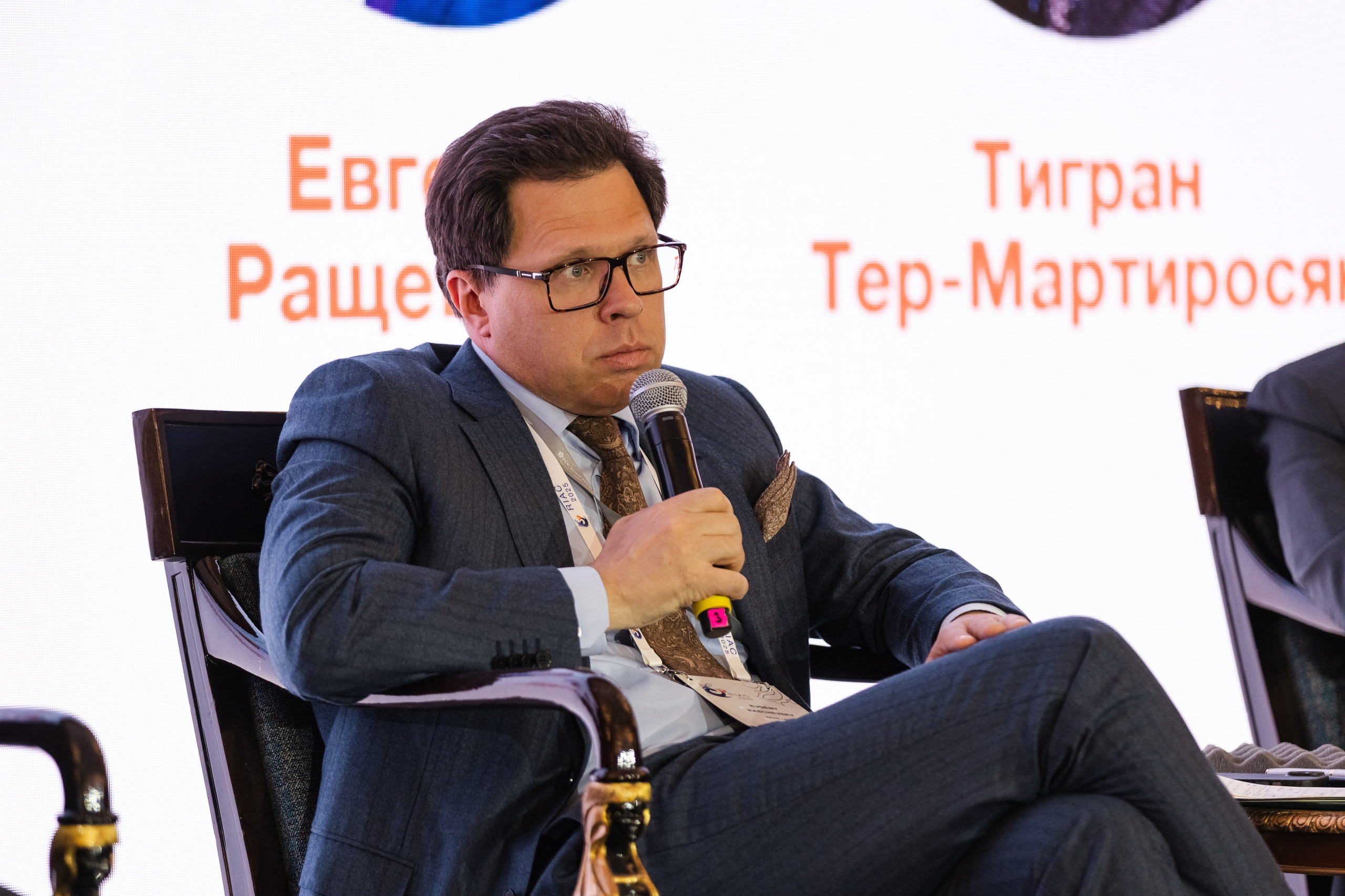 RIAC 2025. Свадебный репортажный фотограф в Москве