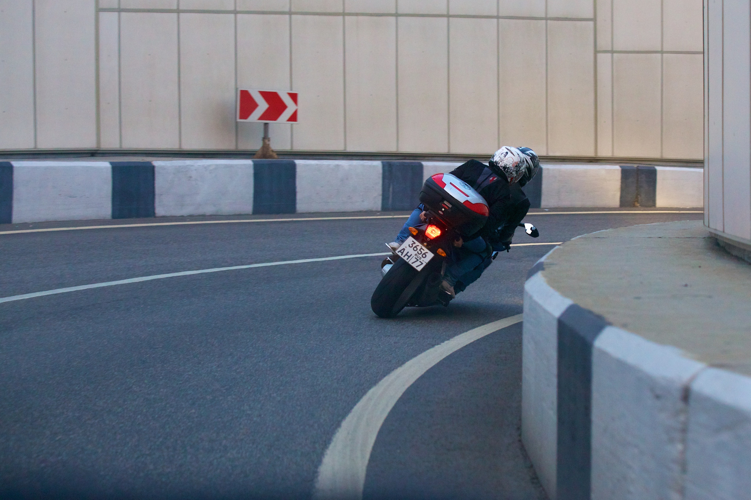 Байкеры и город. DMITRY MOISEENKO — фотограф, художник, топ-стилист