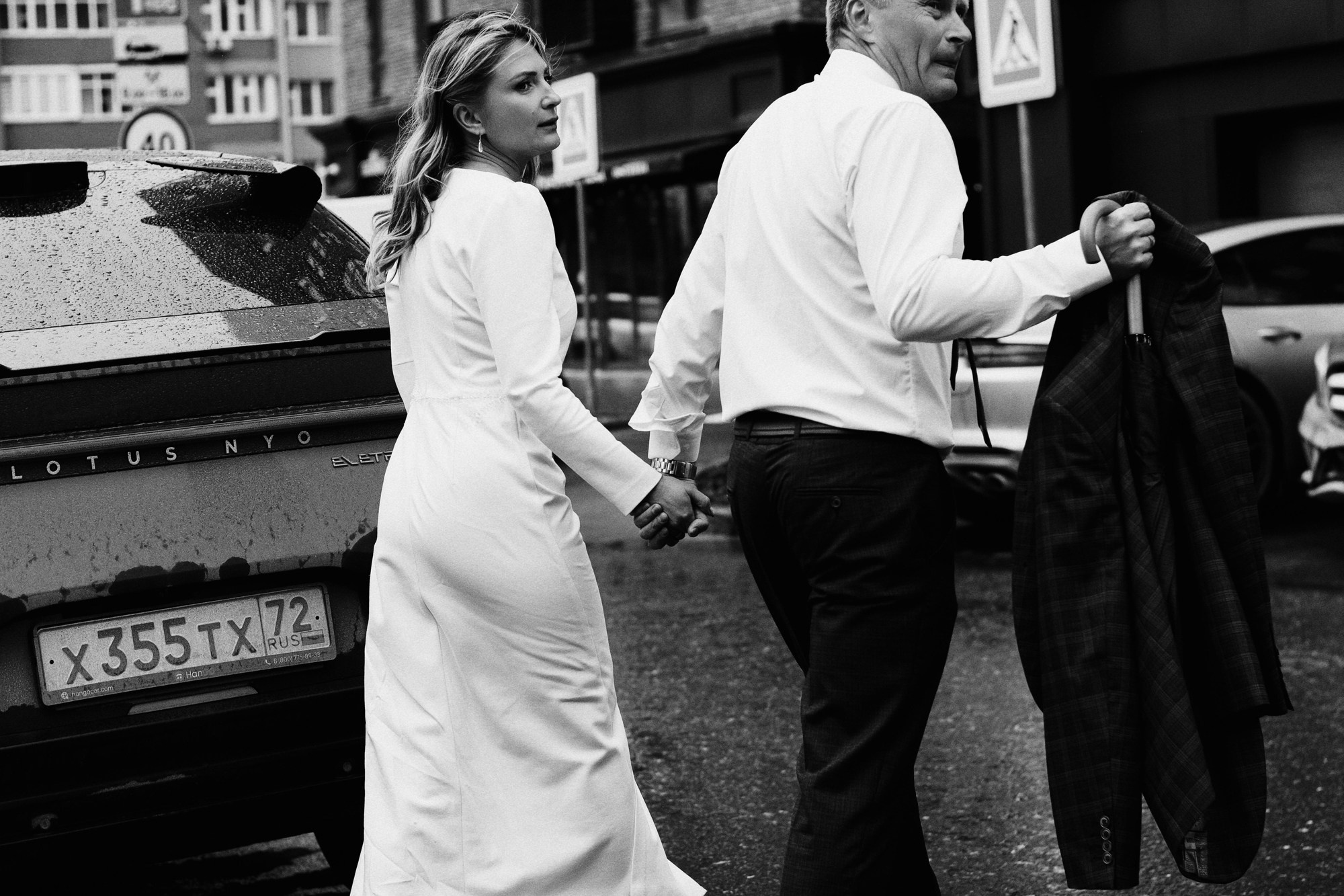 Свадебная фотосессия Дмитрия и Марии в Тюмени — Идеи для съемки в ЗАГСе и городе. Портретный фотограф Тюмень Дарья Мустафина