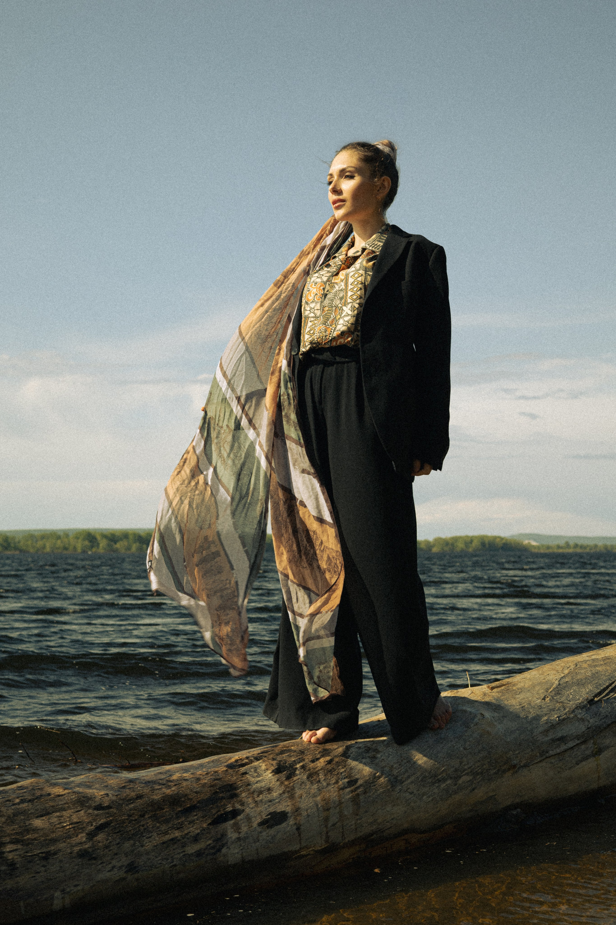 Портрет у воды, девушка у воды