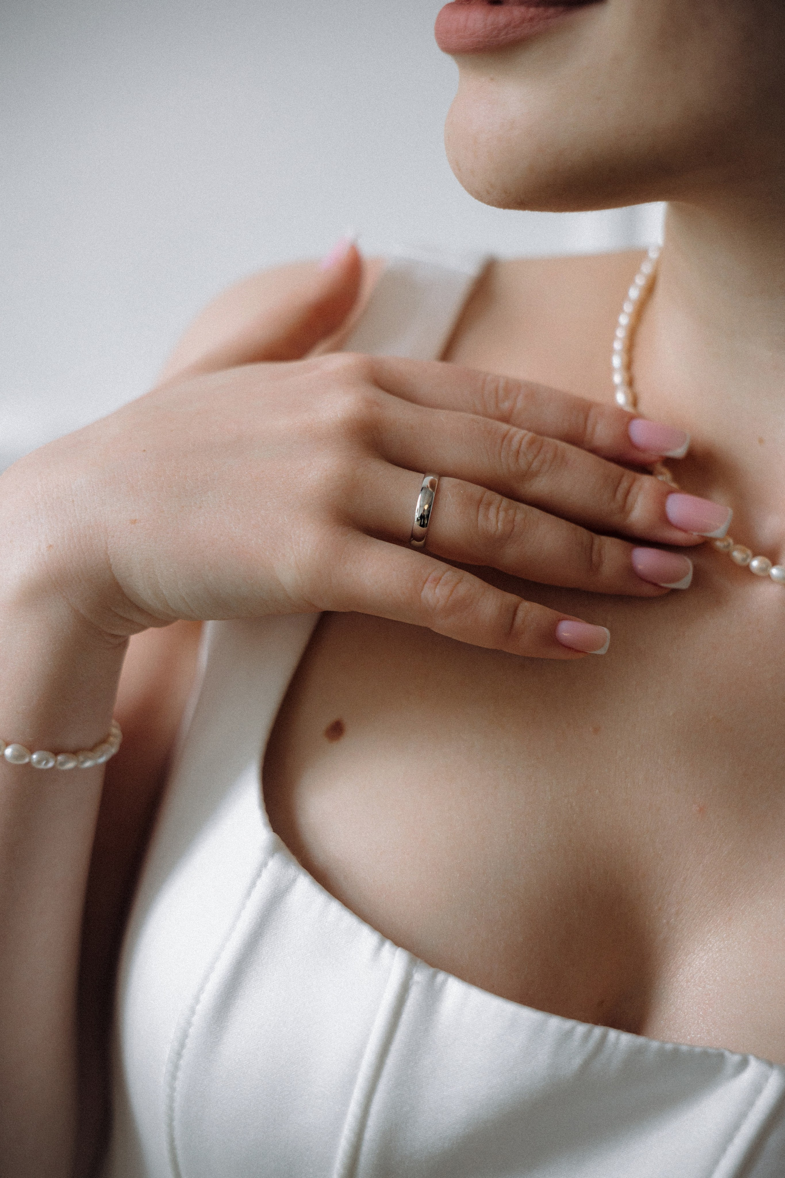 Портфолио свадебного фотографа в Москве. Фотосессия с лошадьми Москва. Фотограф на свадьбу в Москве. Свадебная фотосессия на черном фоне. Фотограф в Москве Валерия Рожкова