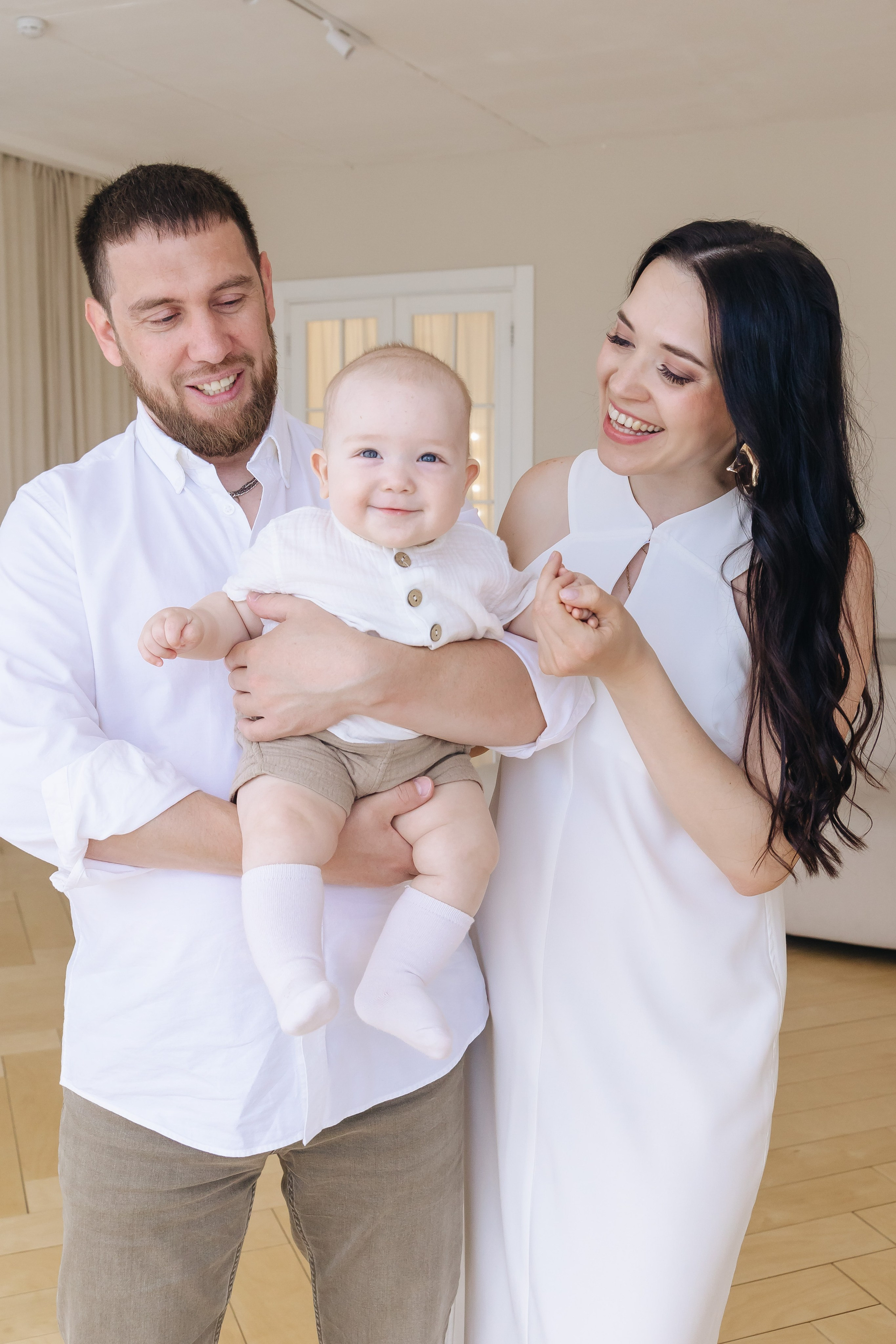 Семейная фотосессия в студии. Свадебный, семейный фотограф, контент съёмка. Екатеринбург. Елена Граф