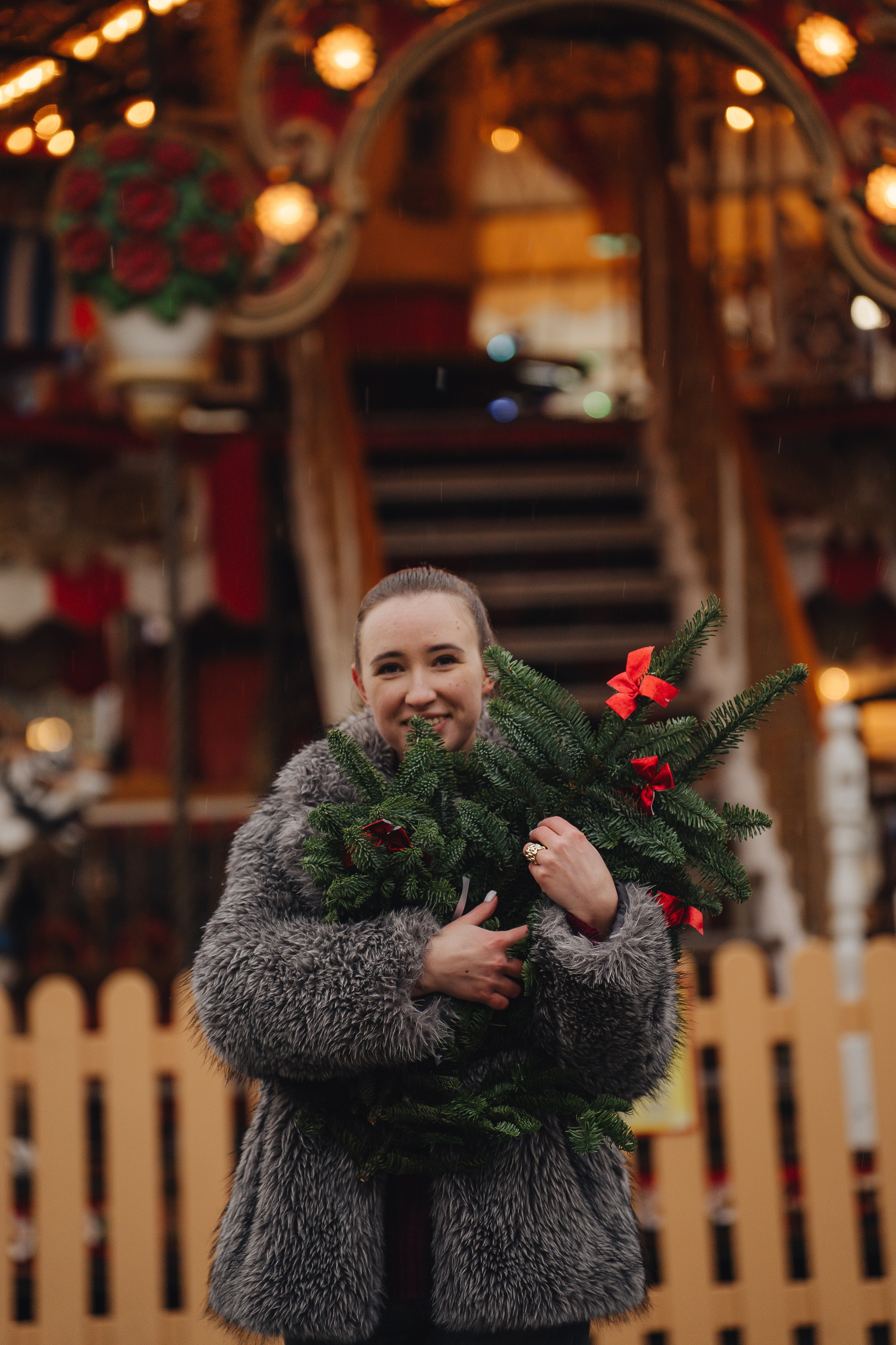 ПРОГУЛКА НА МАНЕЖНОЙ ПЛОЩАДИ ДЛЯ ДЕВУШКИ ПЕРЕД НОВЫМ ГОДОМ (НОВОГОДНЯЯ ФОТОСЕССИИЯ НА МАНЕЖНОЙ ПЛОЩАДИ). Профессиональный фотограф, Санкт-Петербург — Виктория Богомолова