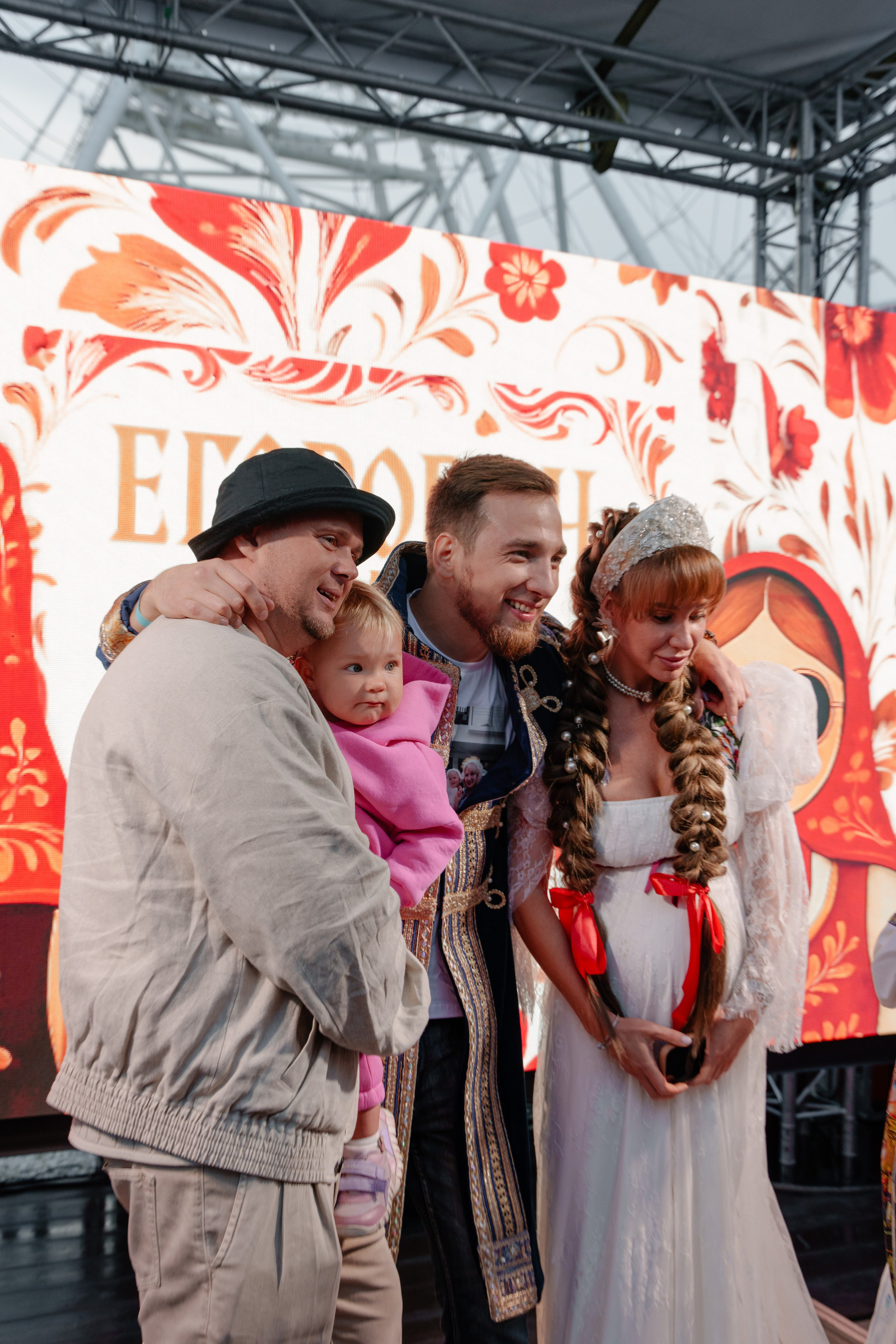Репортажный фотограф на гендер пати в славянском стиле в Москве. Репортажный фотограф Москва Сергей Дружинин