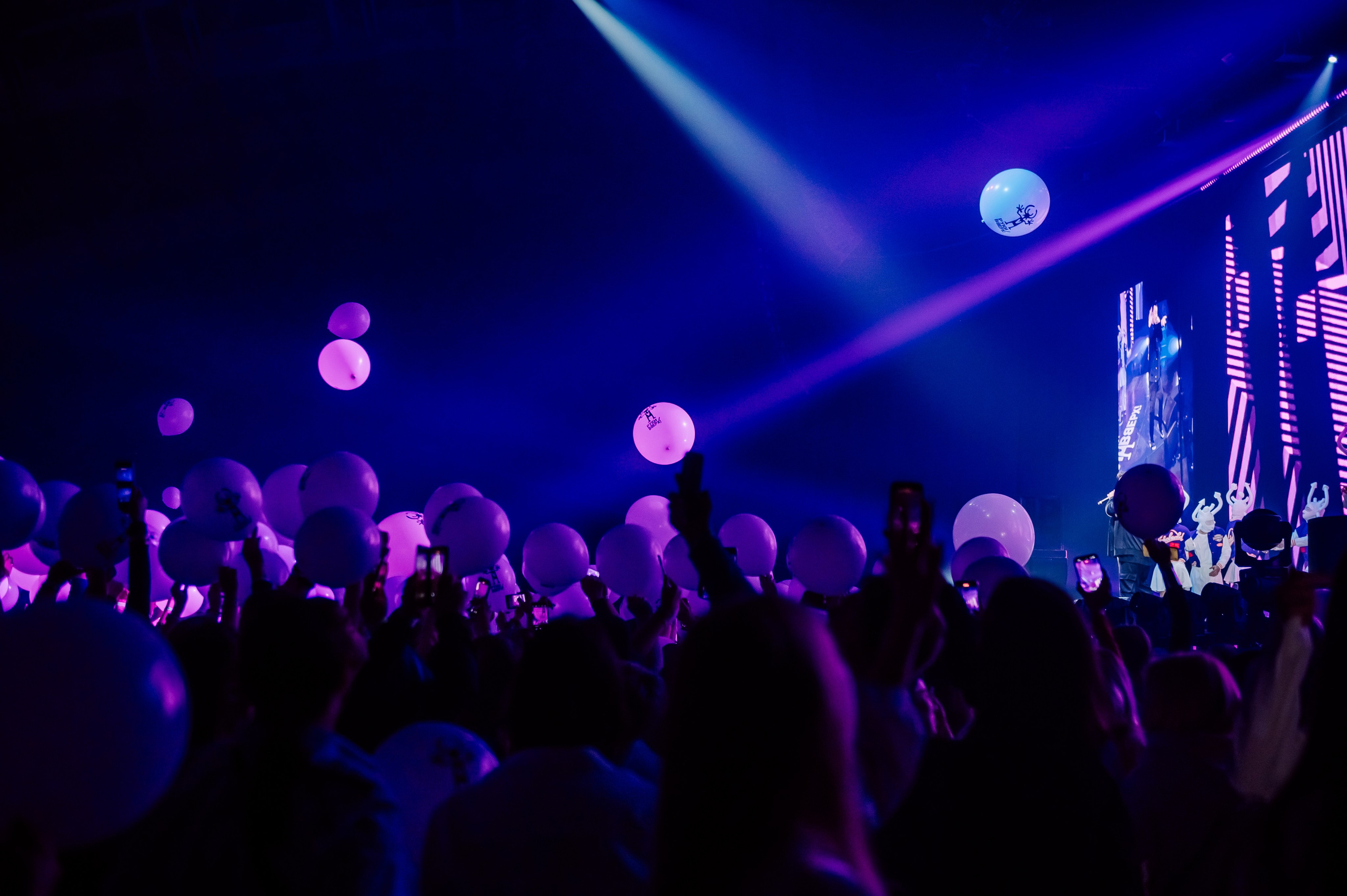 Руки вверх в Ледовом Дворце 15.11.2025. Детский фотограф, семейный фотограф и репортажи в Кемерово