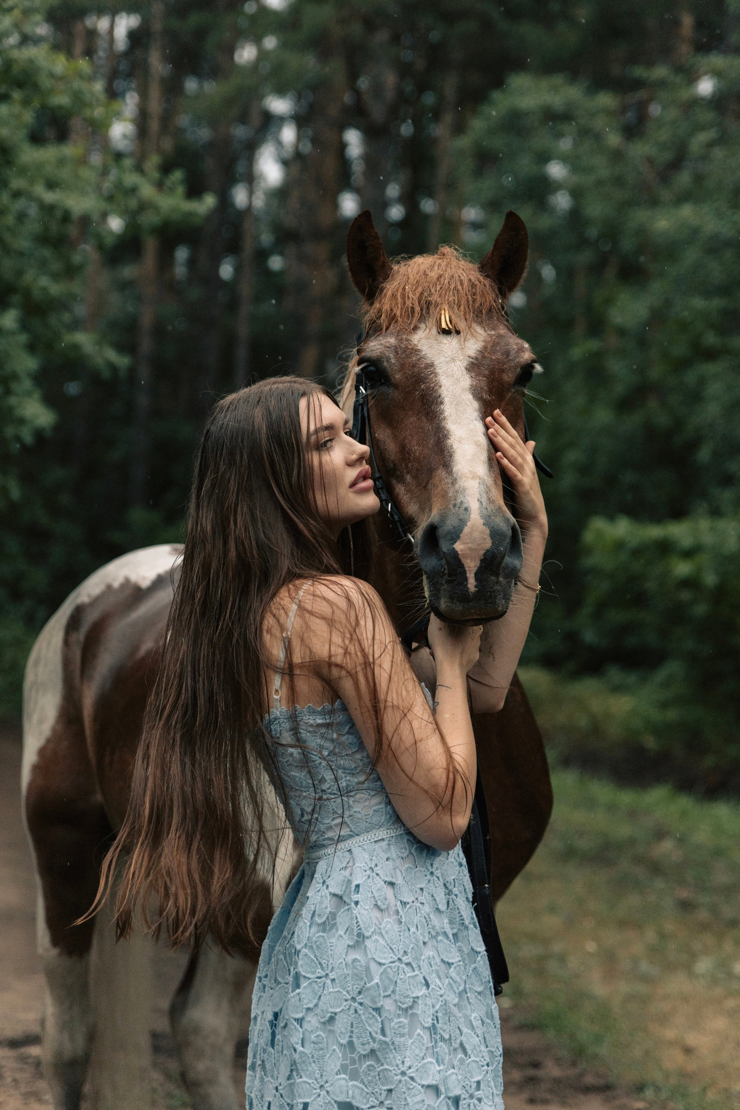 Съемка с лошадью под дождем. Семейный и конный фотограф в Краснодарском крае и Адыгее