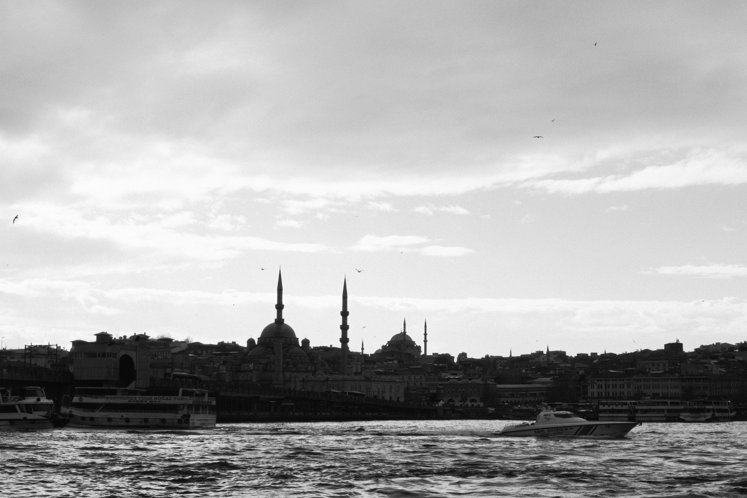 Beyoğlu x Karakoy, Istanbul / Türkey AW26. Фотограф Юрин Евгений