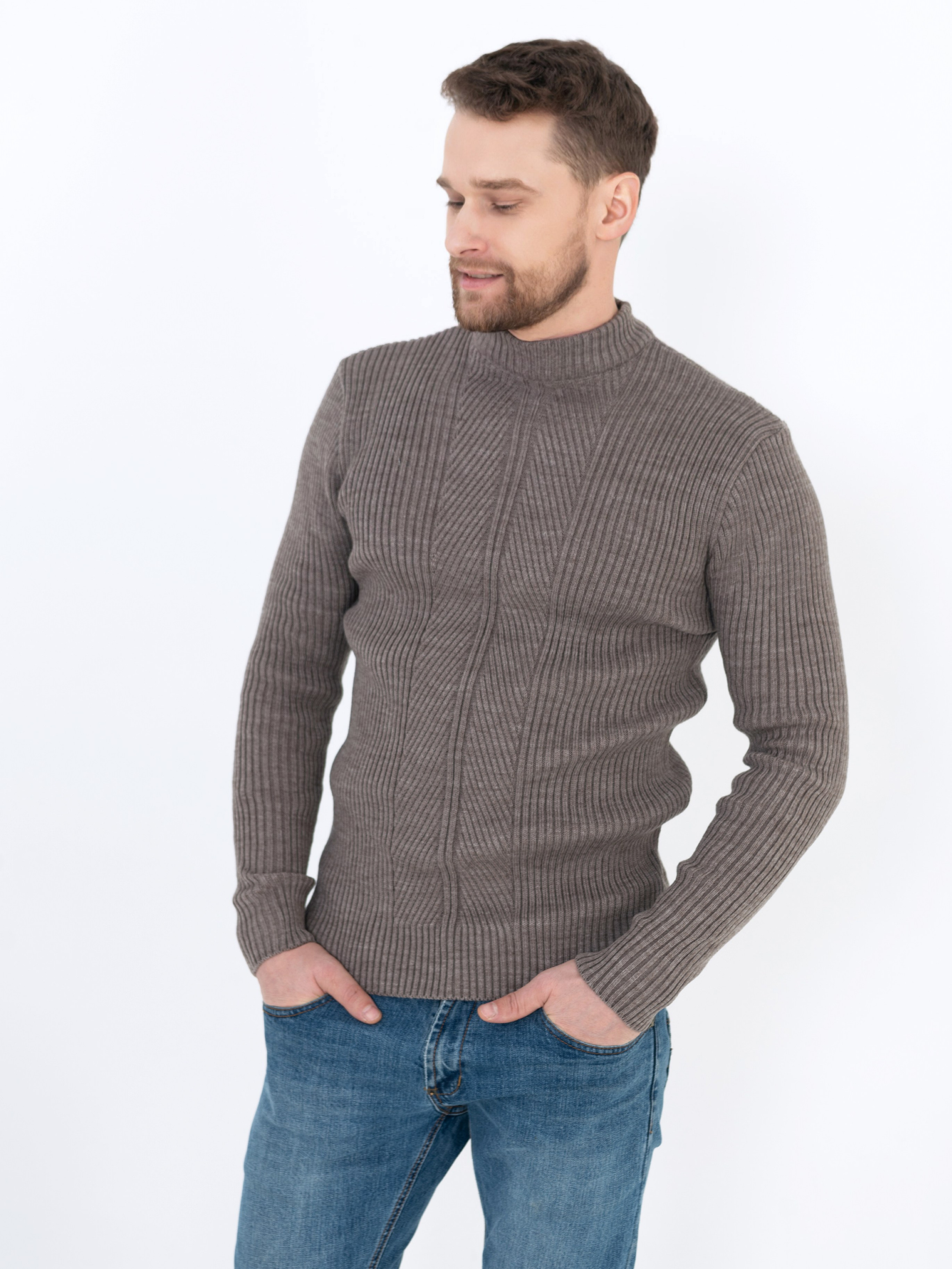 Евгений, 188 см, 50-52. KED Production — продакшн из СПб. Создаём фото, видео и контент, который помогает брендам и селлерам продавать больше