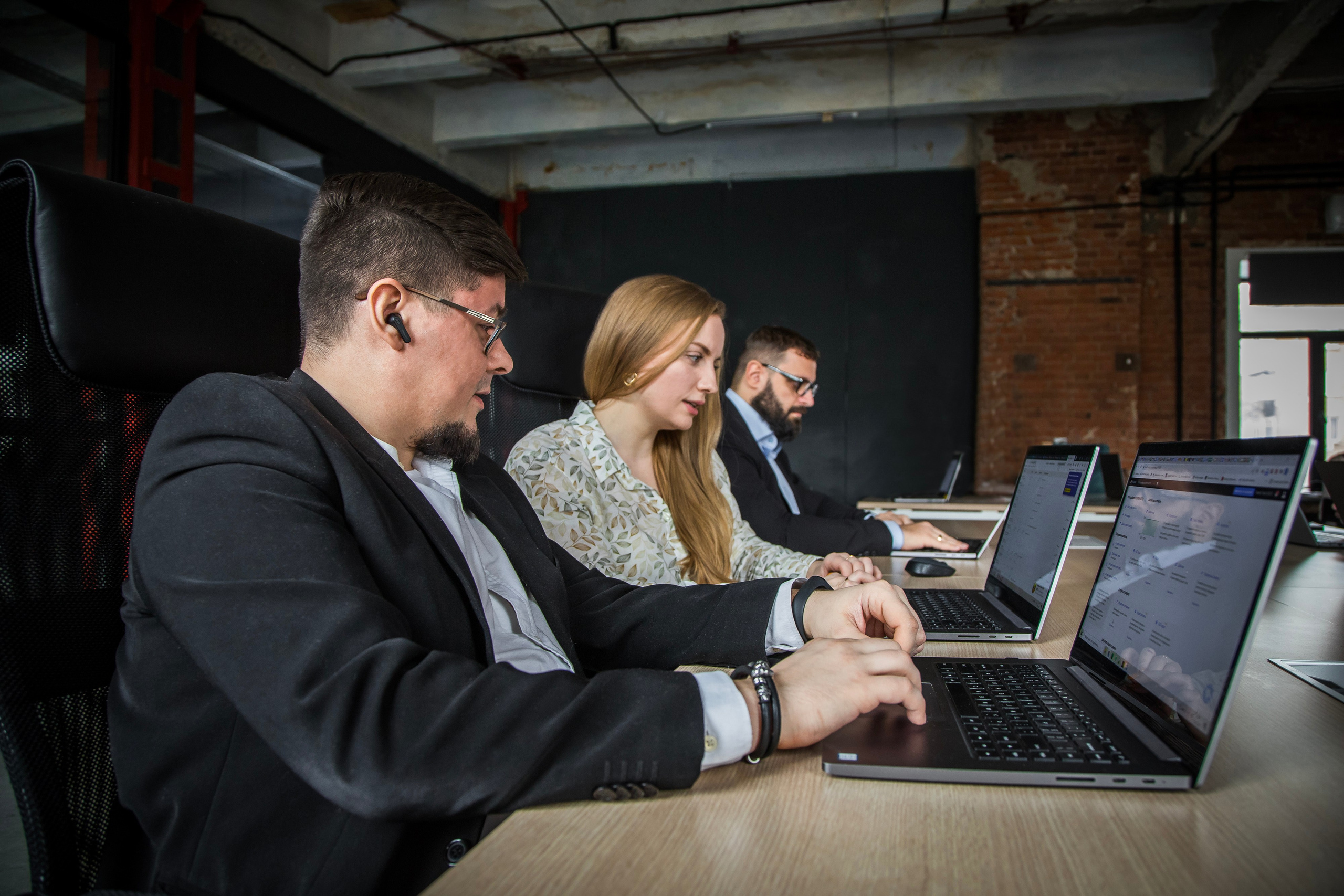 Фотосессия для бизнеса, контент для соцсетей, фото сотрудников. Свадебная, репортажная и бизнес съёмка в Ростове-на-Дону