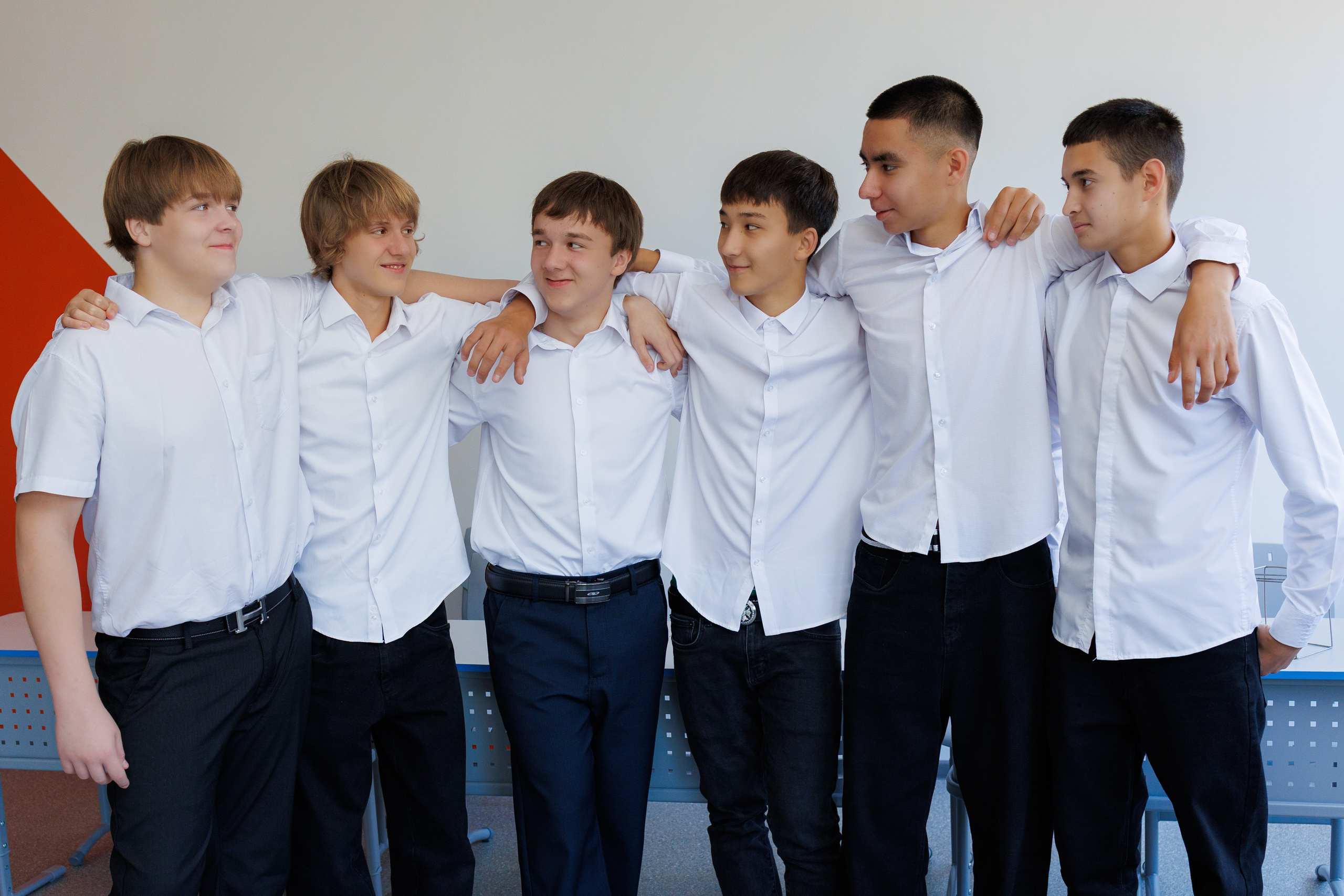 Позы для школьной фотосессии. Фотограф Медногорск Кувандык Оксана Шерехода свадебные, семейные, индивидуальные, школьные фотосессии. Печать фотоальбомов