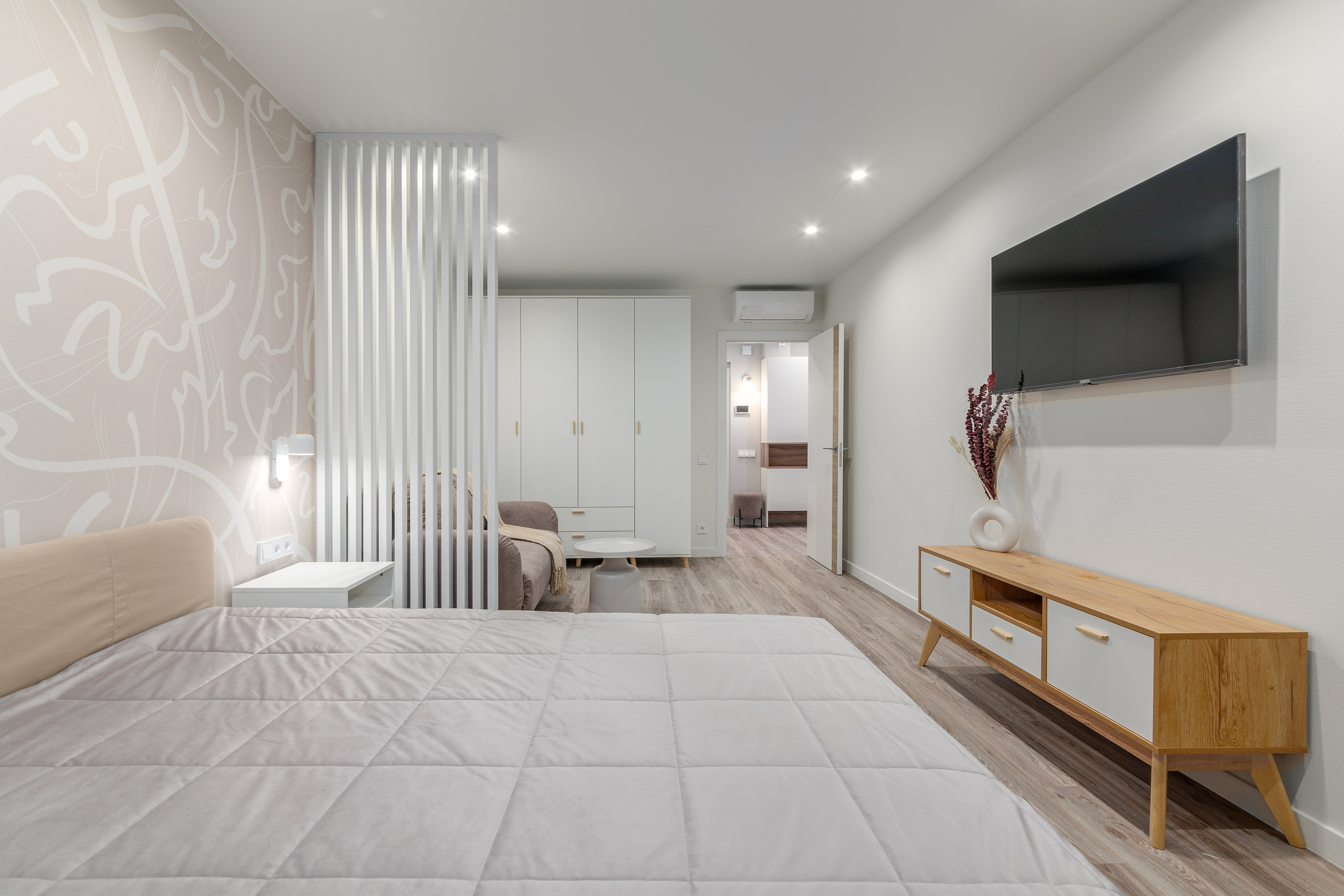 Однокомнатная квартира, Варшавская ул