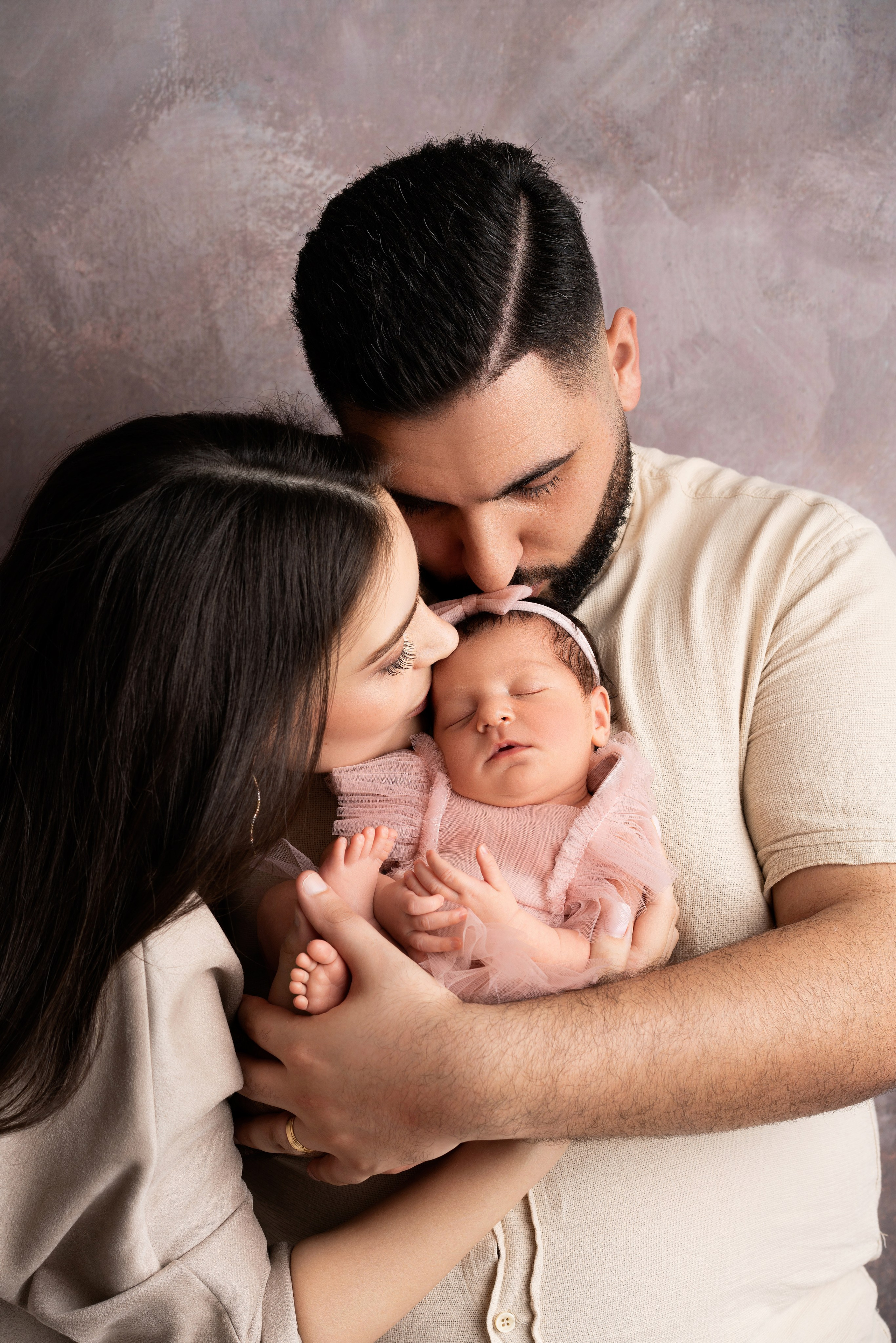 Семейные фотосессии с новорожденными | Трогательные кадры малышей и их близких в Москве и МО. Фотосессия новорожденных в Москве и Московской области | Профессиональный фотограф newborn — Татьяна Иванова