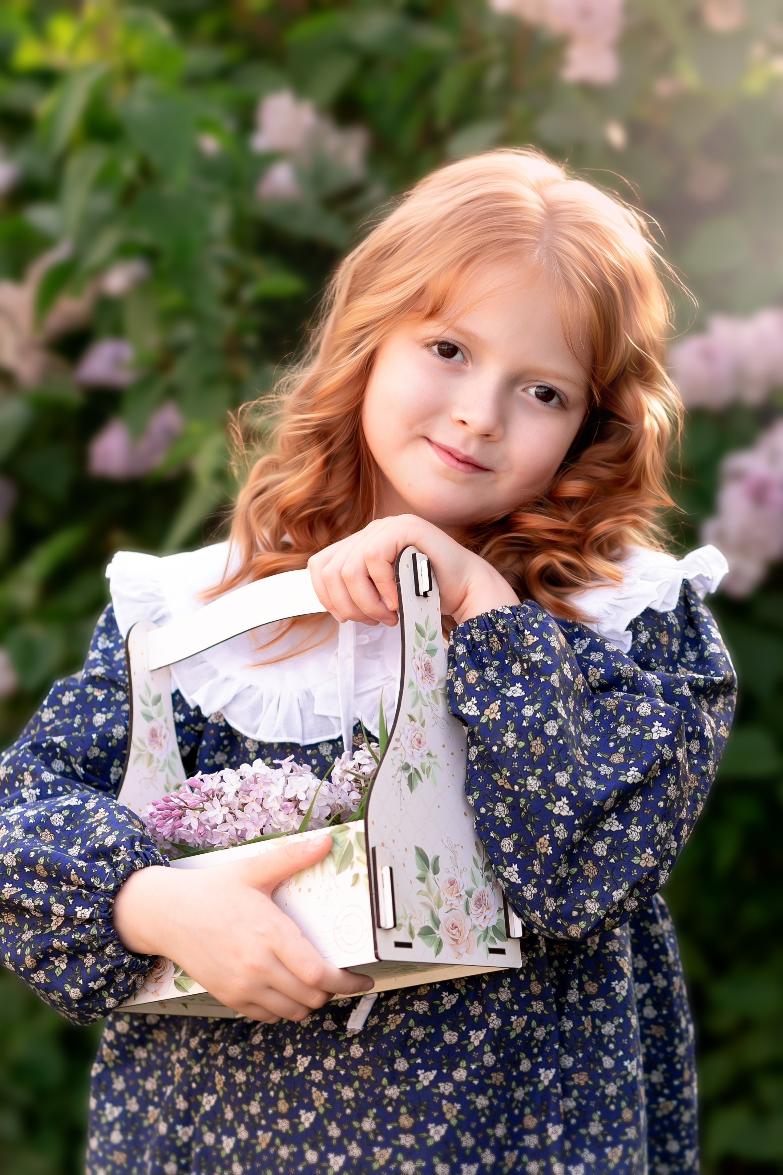 В сирени. Фотограф Кравченко Юлия. Энгельс