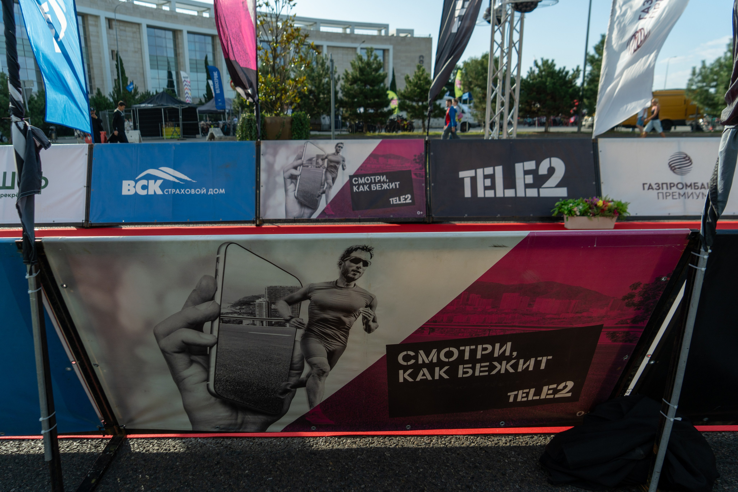 Фотоотчет партнерской интеграции для компании TELE2 на фестивале Ironstar. Репортажный фотограф в Красной Поляне и Сочи Павлюченко Екатерина