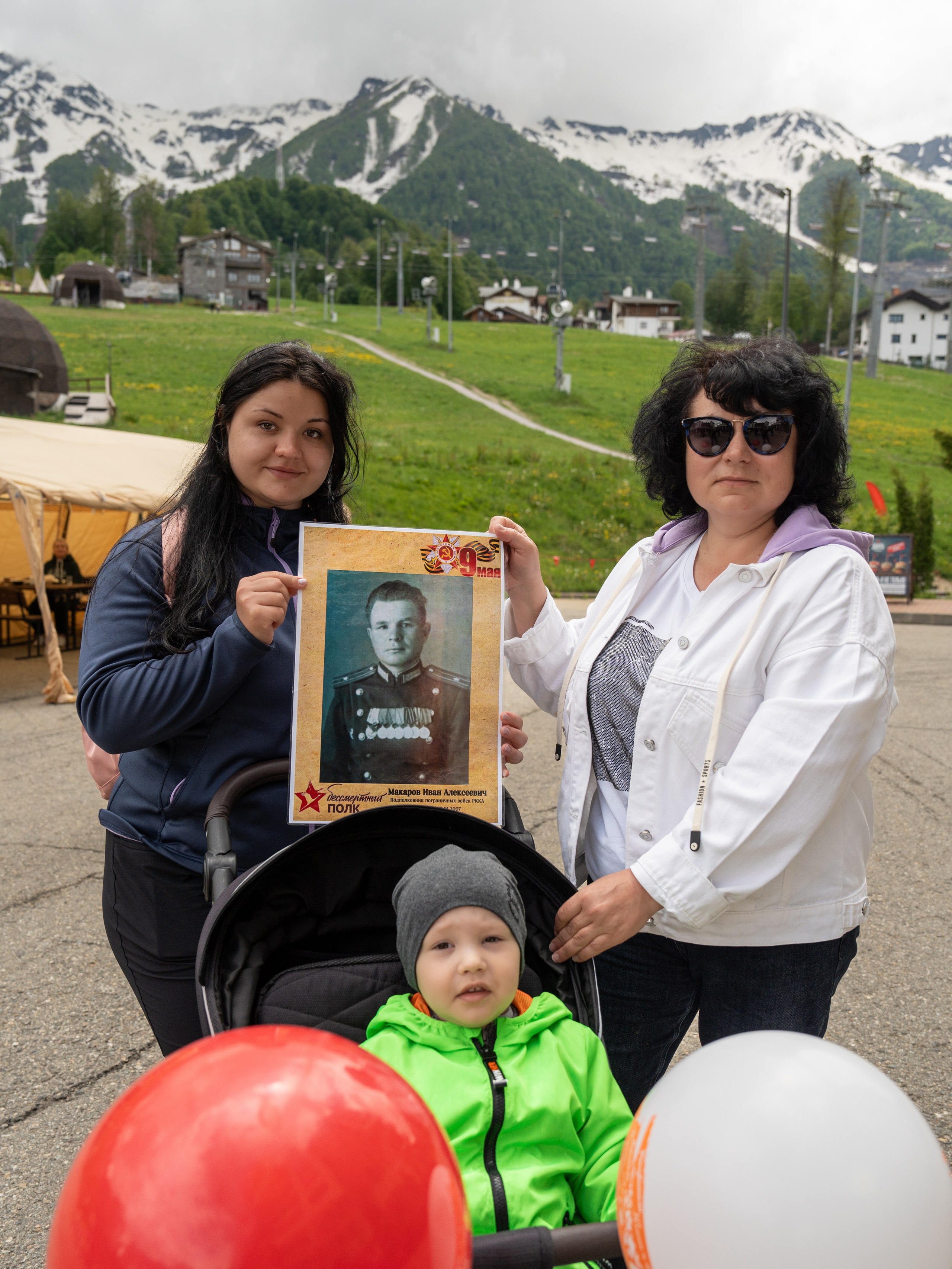 Шествие бессмертного полка 9 мая 2024 Rosa Springs. Репортажный фотограф в Красной Поляне и Сочи Павлюченко Екатерина