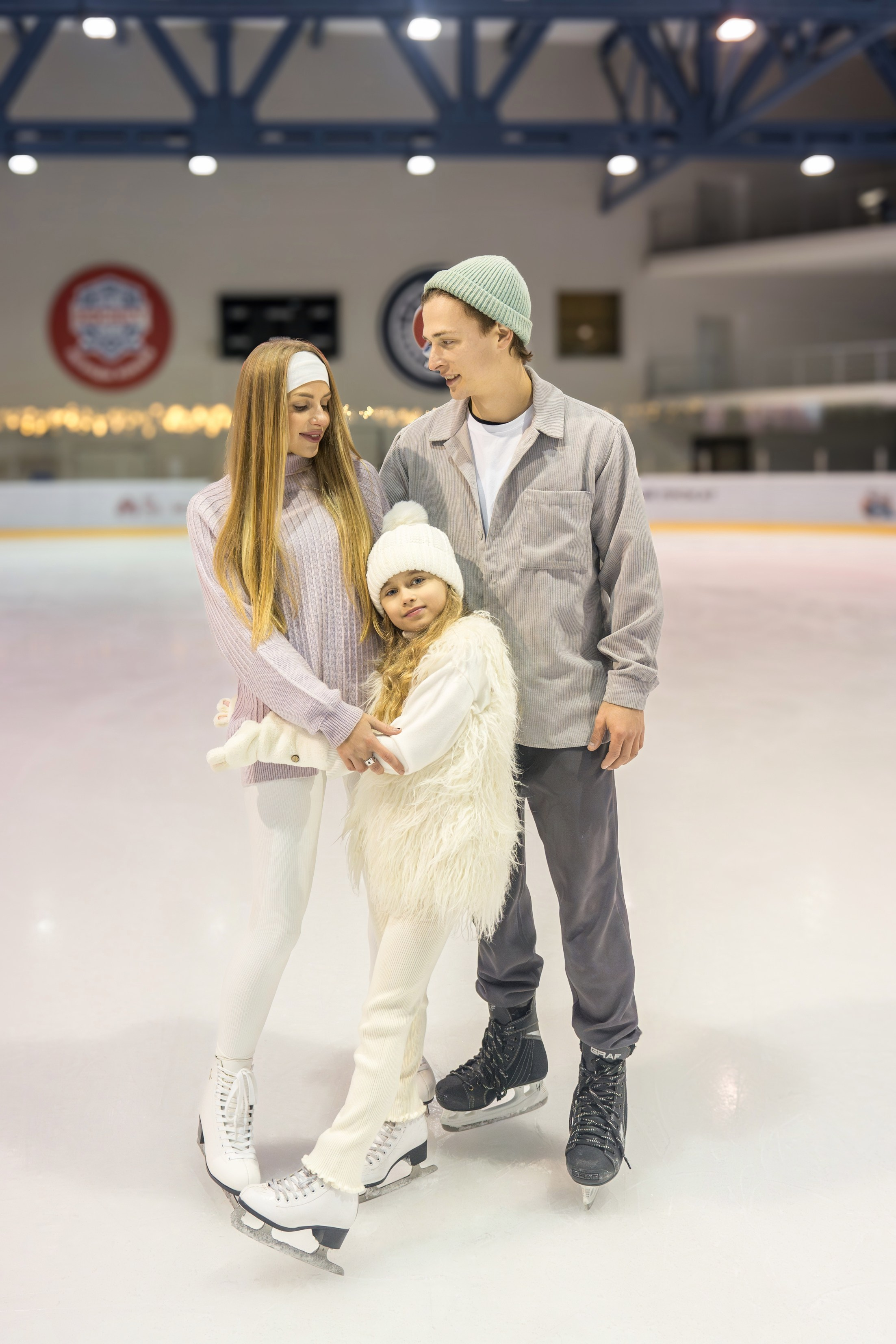 Контент съемка на катке для курорта Роза Хутор. Репортажный фотограф в Красной Поляне и Сочи Павлюченко Екатерина