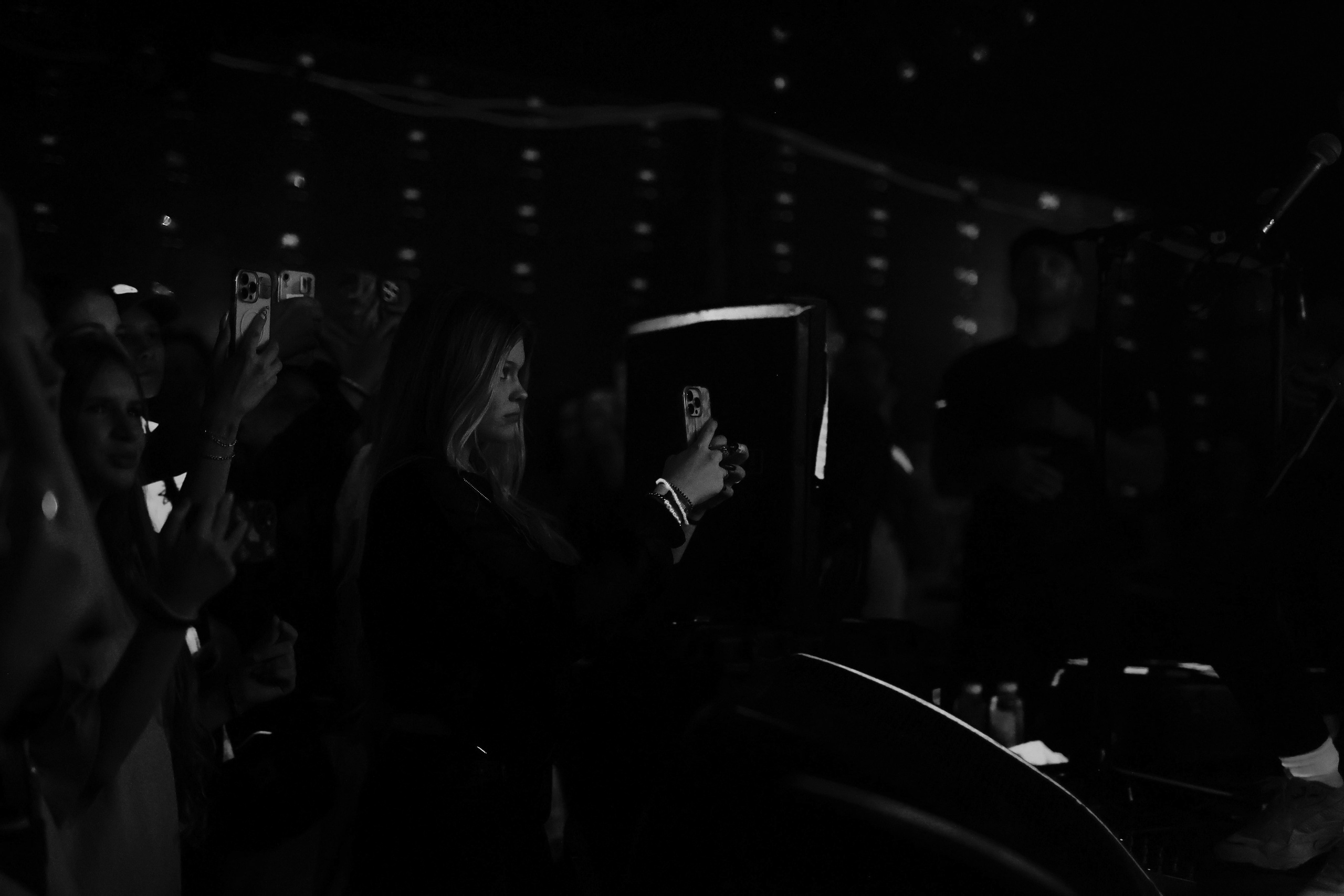 БЛАГОТВОРИТЕЛЬНЫЙ КОНЦЕРТ «ТРИ ДНЯ ДОЖДЯ» В 16 ТОННАХ