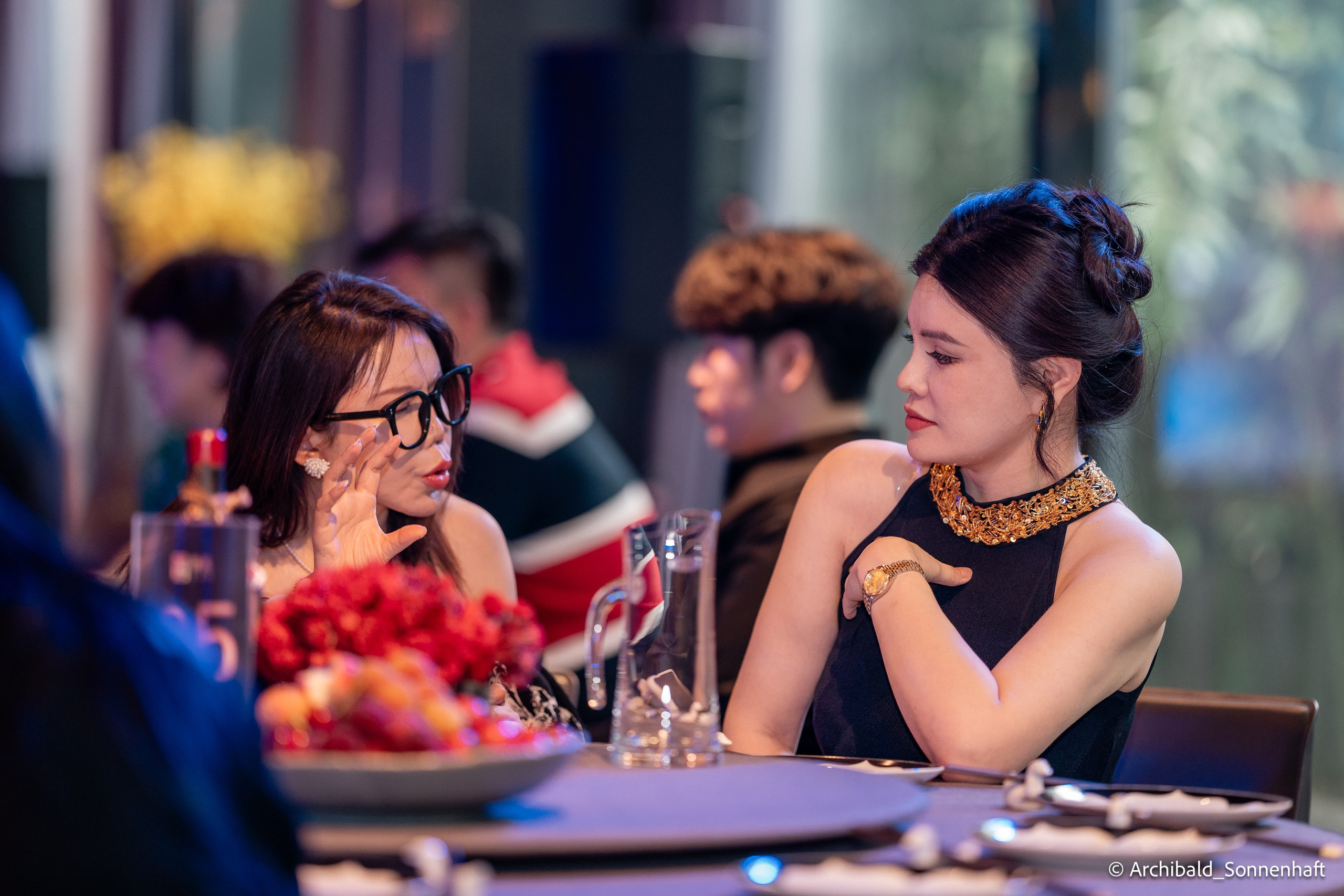 Georgian party. Photographer in Guangzhou, China. Archibald Sonnenhaft