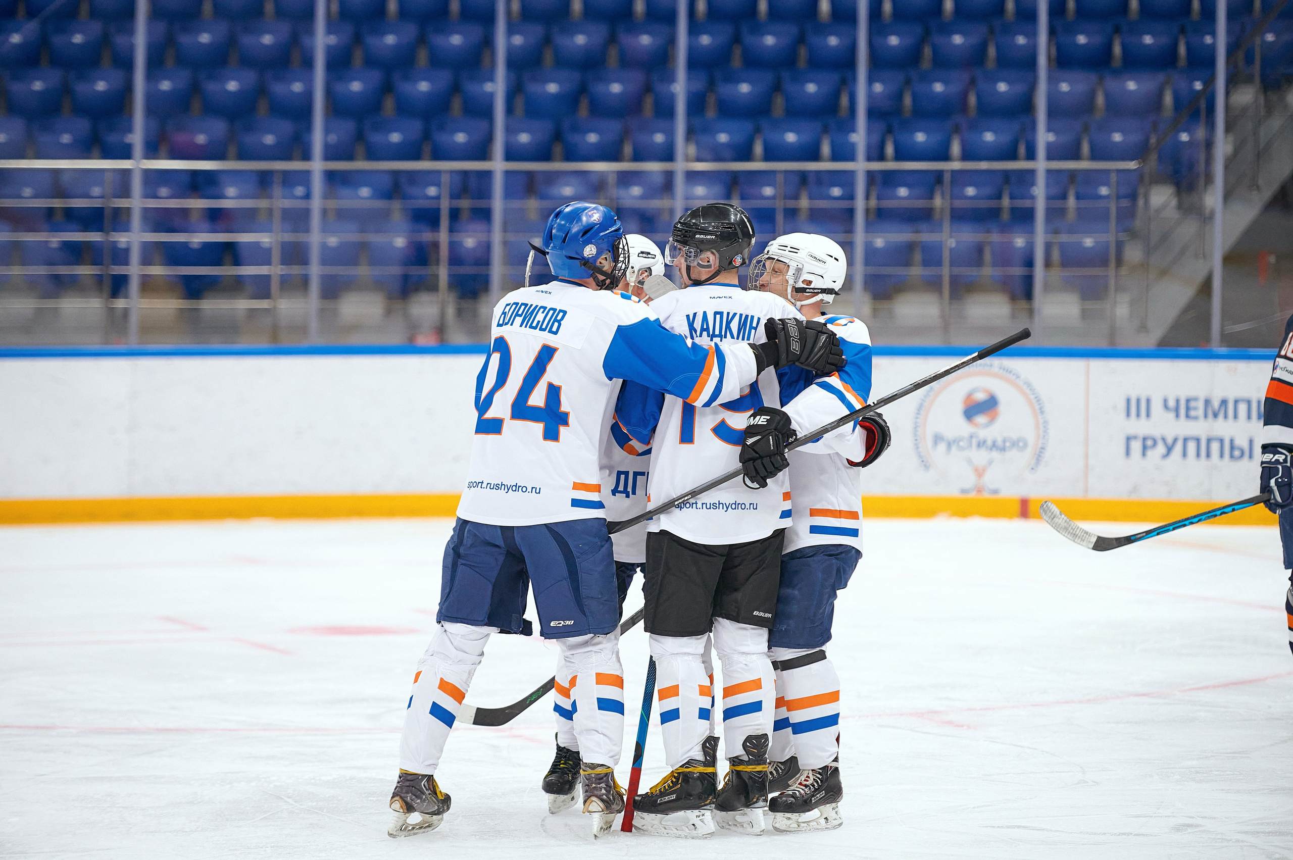 Портфолио репортажной фотосъёмки: Кристалл арена — Хоккей — РусГидро. Фотограф Яковлев Роман — Красноярск