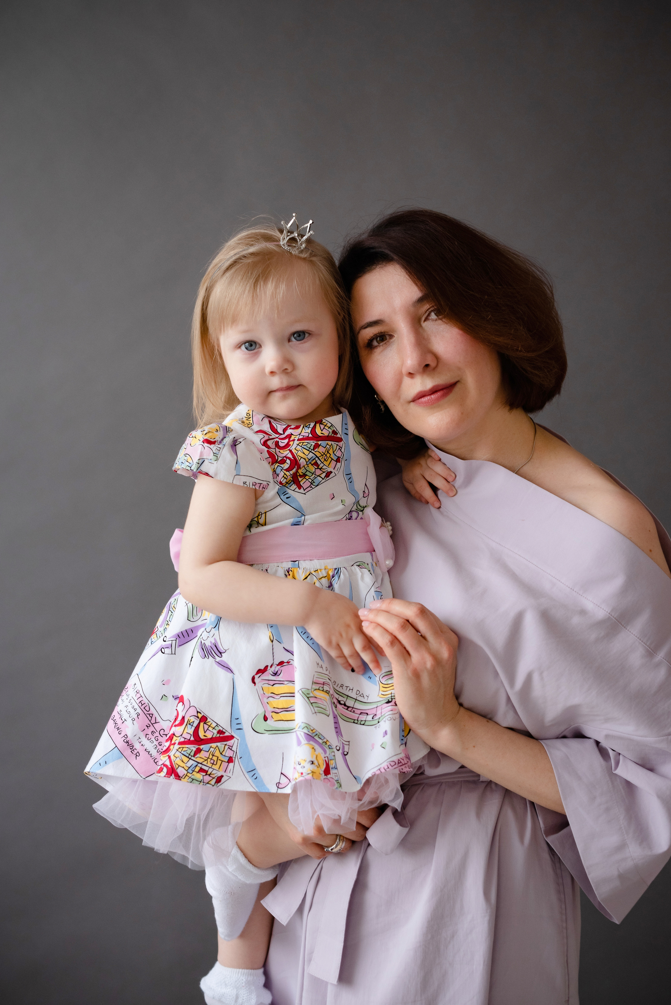 Викуля с крёстной в фотостудии Лайм. Детский и семейный фотограф в Сургуте и Нефтеюганске Анна Старцева
