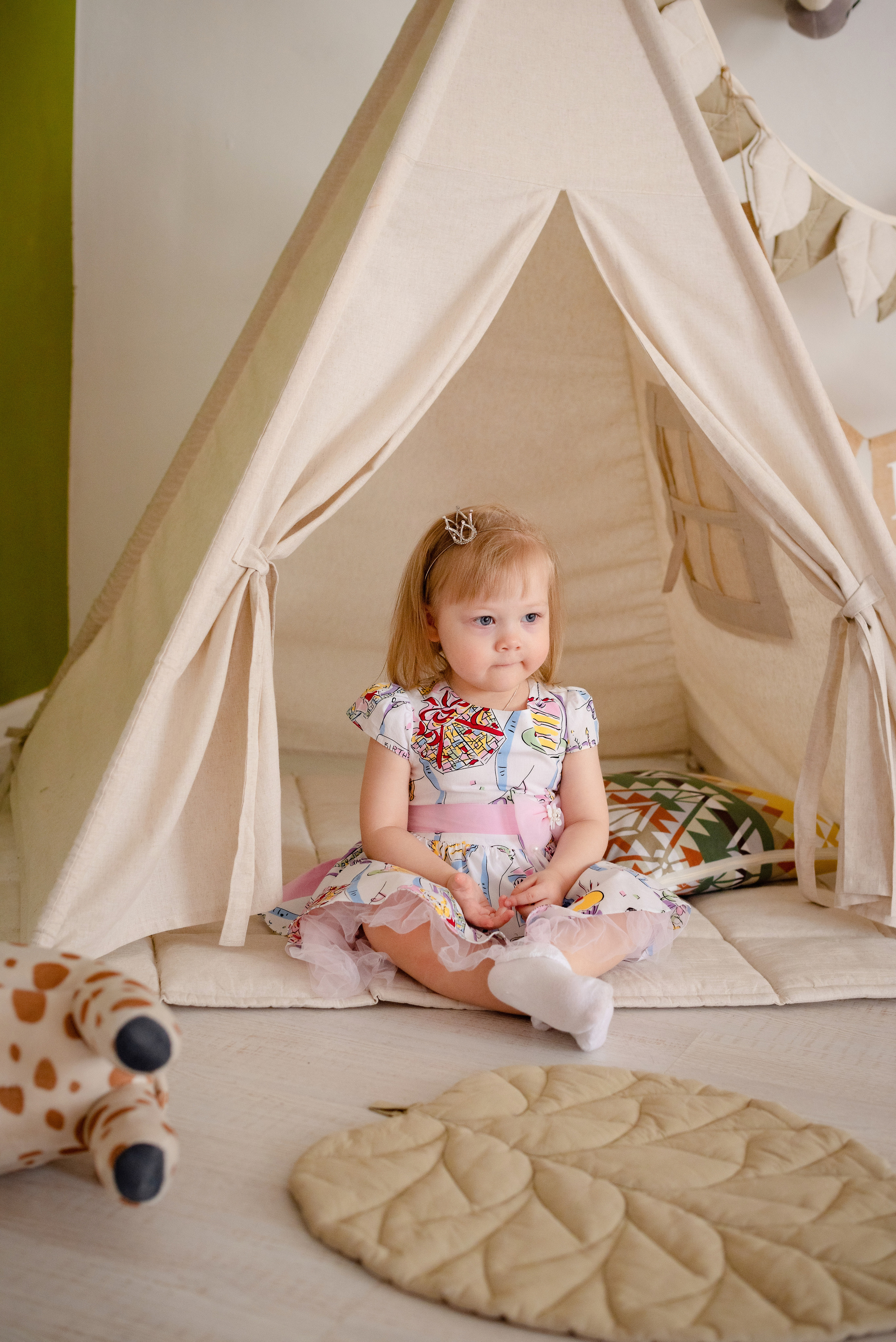 Викуля с крёстной в фотостудии Лайм. Детский и семейный фотограф в Сургуте и Нефтеюганске Анна Старцева