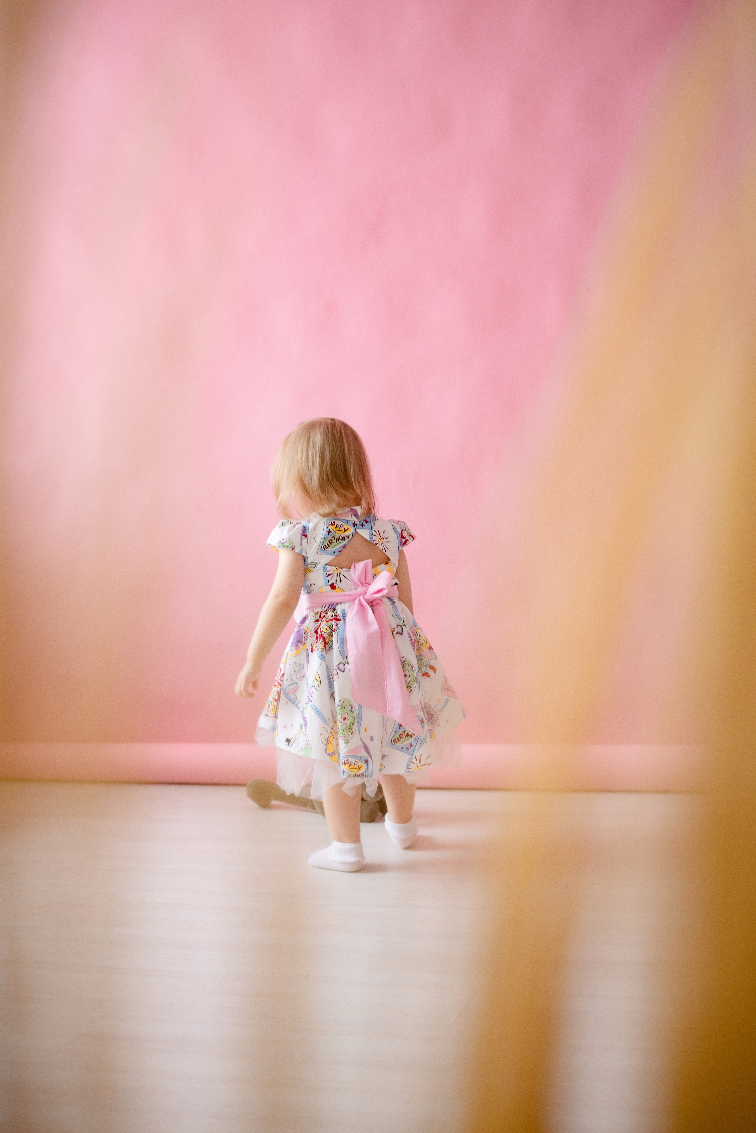 Викуля с крёстной в фотостудии Лайм. Детский и семейный фотограф в Сургуте и Нефтеюганске Анна Старцева