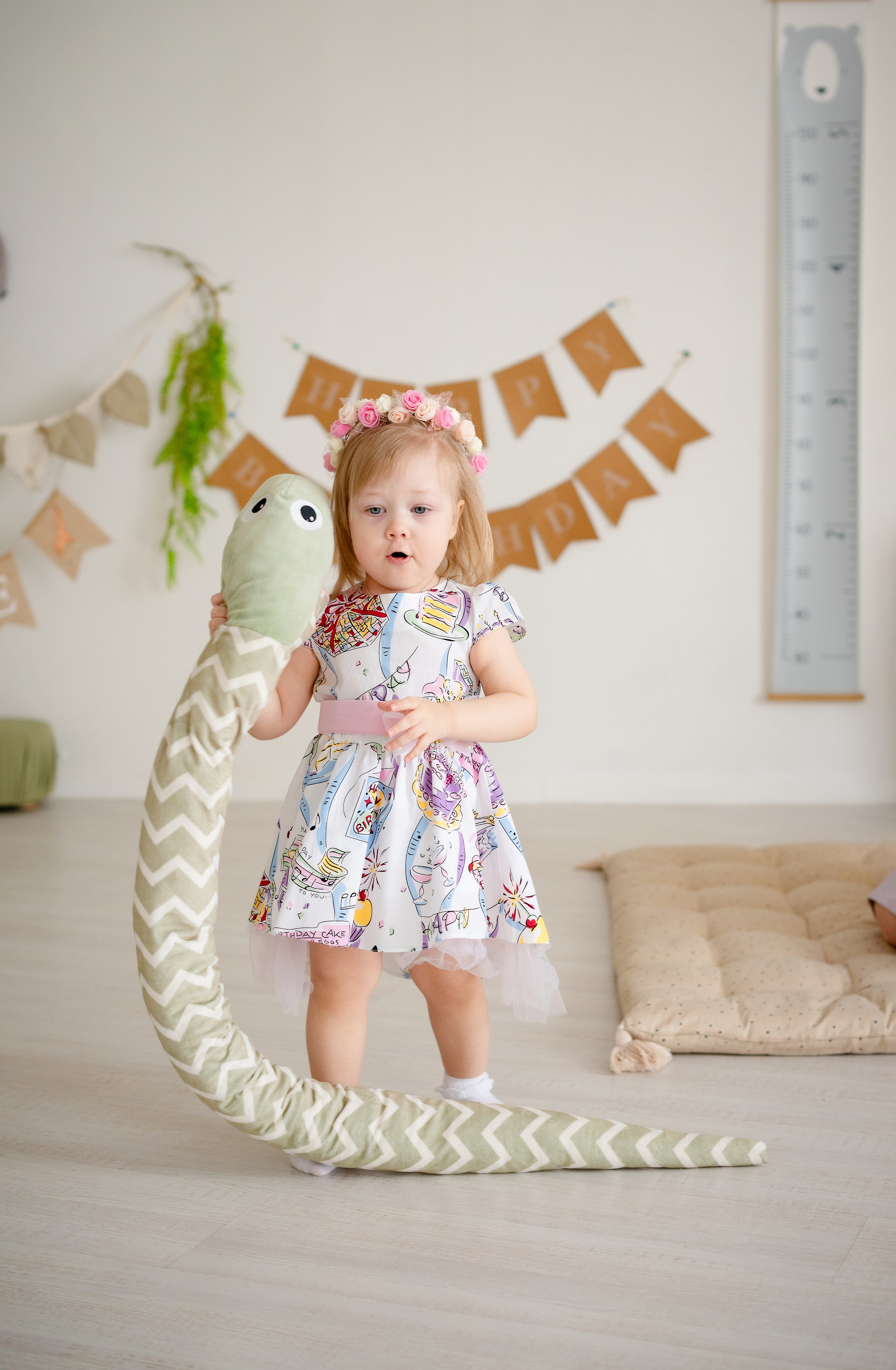 Викуля с крёстной в фотостудии Лайм. Детский и семейный фотограф в Сургуте и Нефтеюганске Анна Старцева