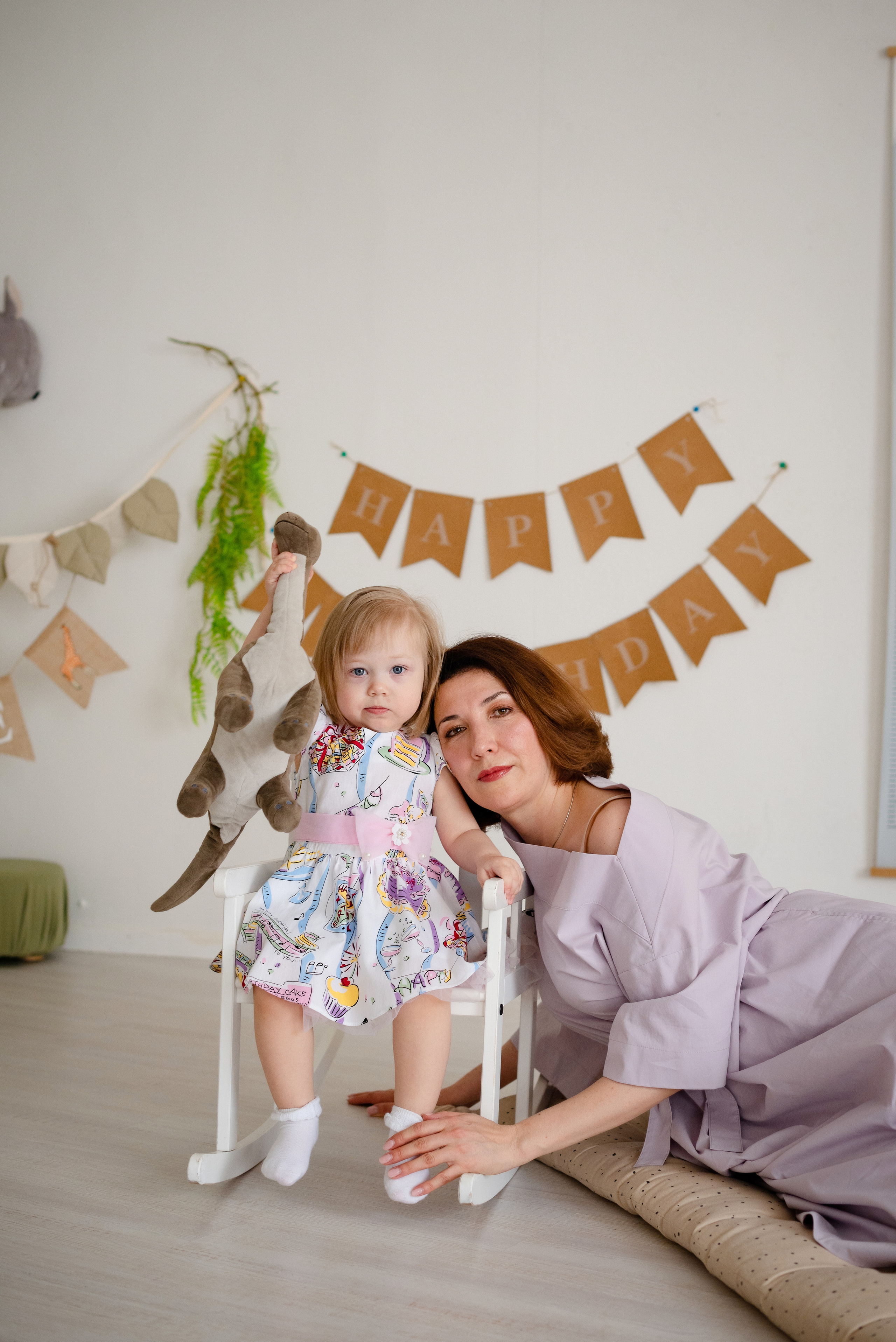 Викуля с крёстной в фотостудии Лайм. Детский и семейный фотограф в Сургуте и Нефтеюганске Анна Старцева