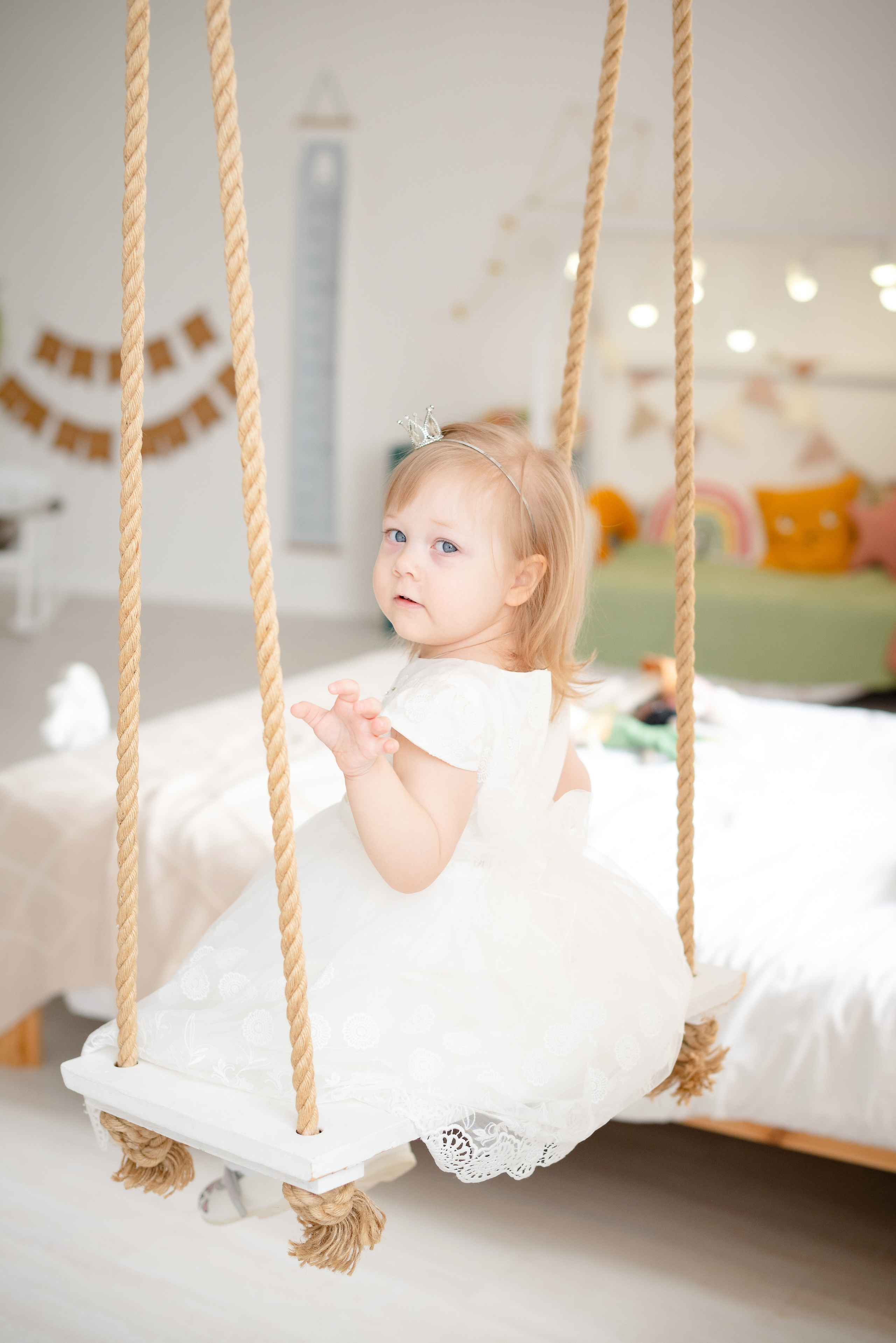 Викуля с крёстной в фотостудии Лайм. Детский и семейный фотограф в Сургуте и Нефтеюганске Анна Старцева