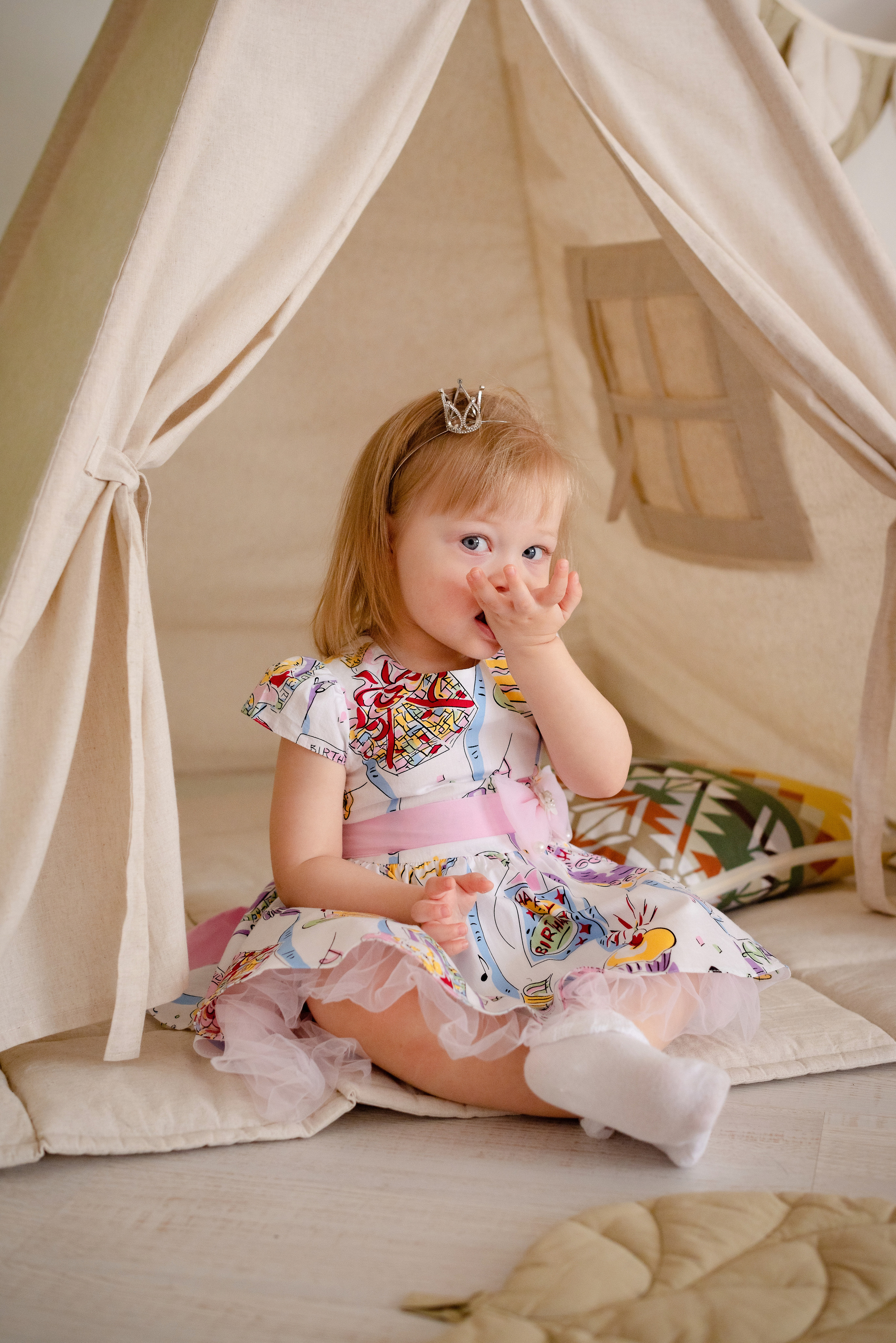 Викуля с крёстной в фотостудии Лайм. Детский и семейный фотограф в Сургуте и Нефтеюганске Анна Старцева