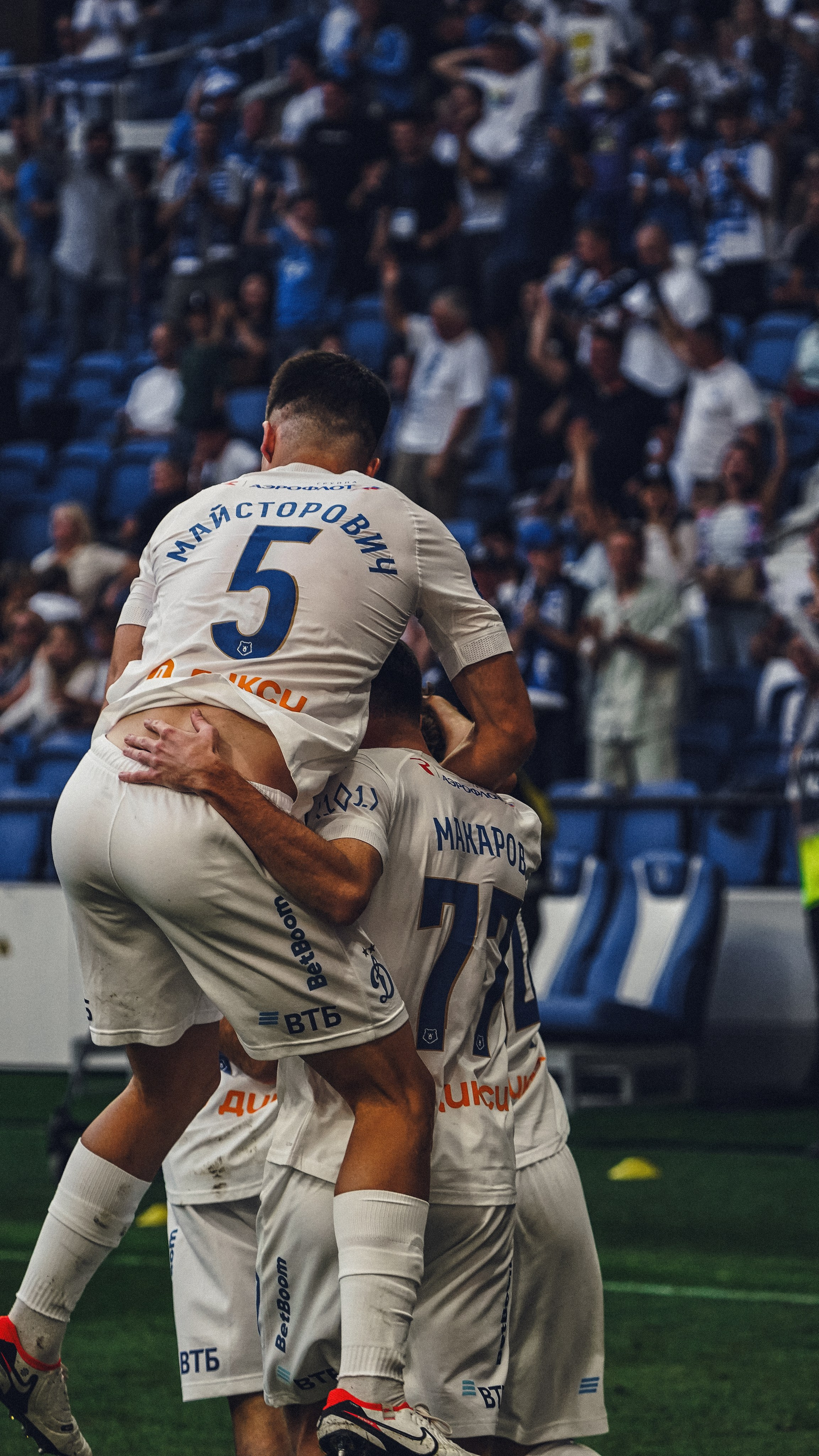 Футбол. Динамо-Ахмат 15.09.24. Автомобильный фотограф Шакая Кирилл