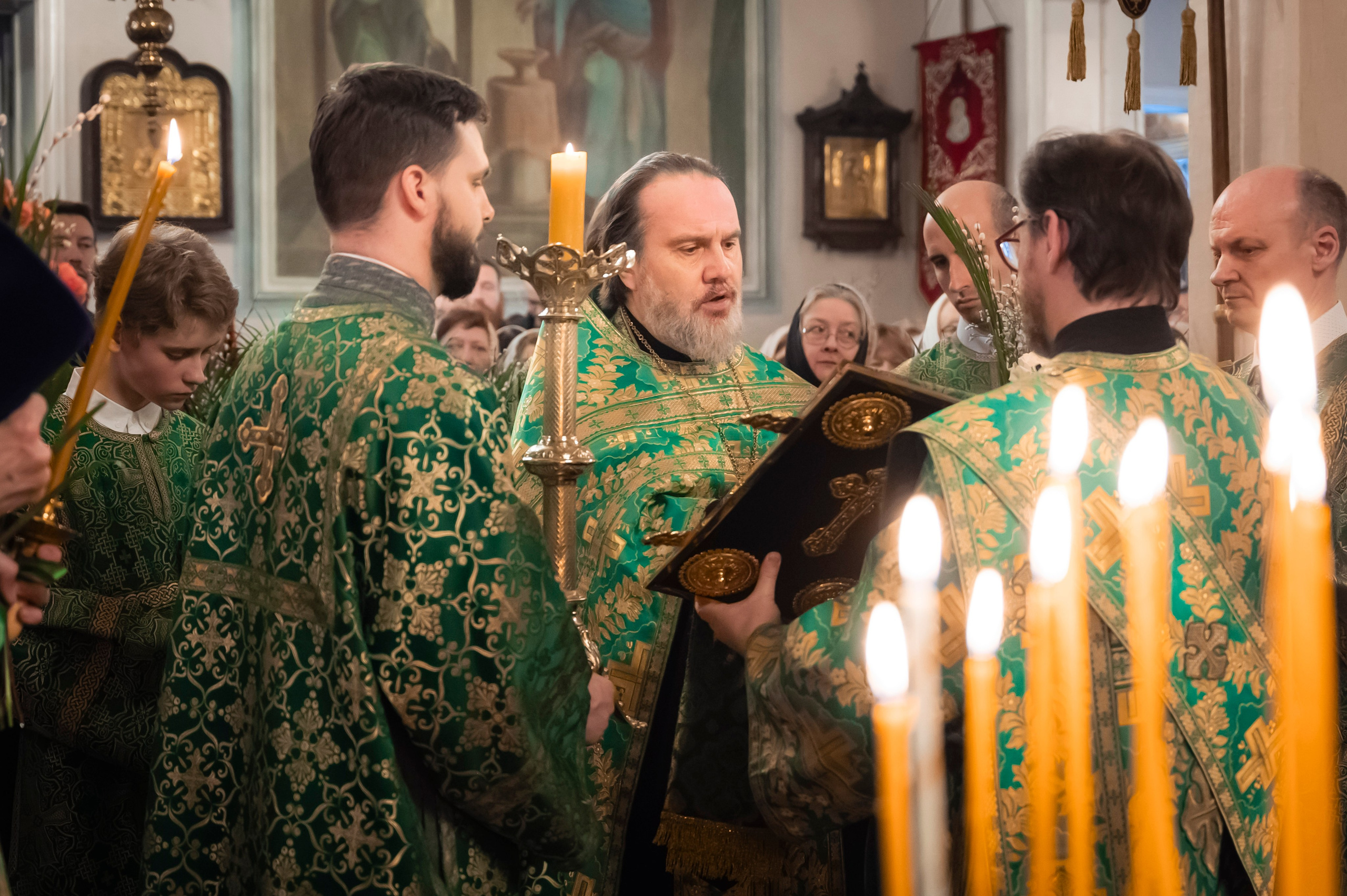 Богородский Храм. Всенощное бдение. Освящение верб. Антон и Татьяна Денисенко — В храме