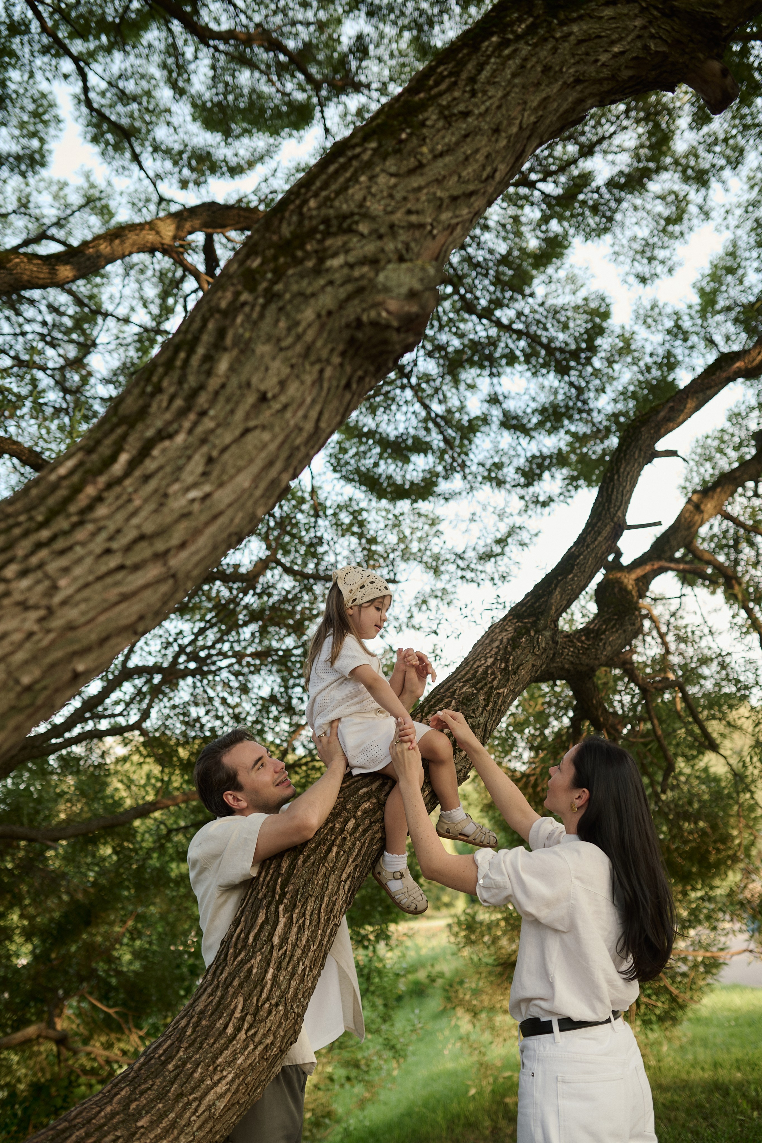 Рохус, Юля и Оливия в парке Останкино. Семейный и свадебный lifestyle-фотограф в Москве Мария Петрова