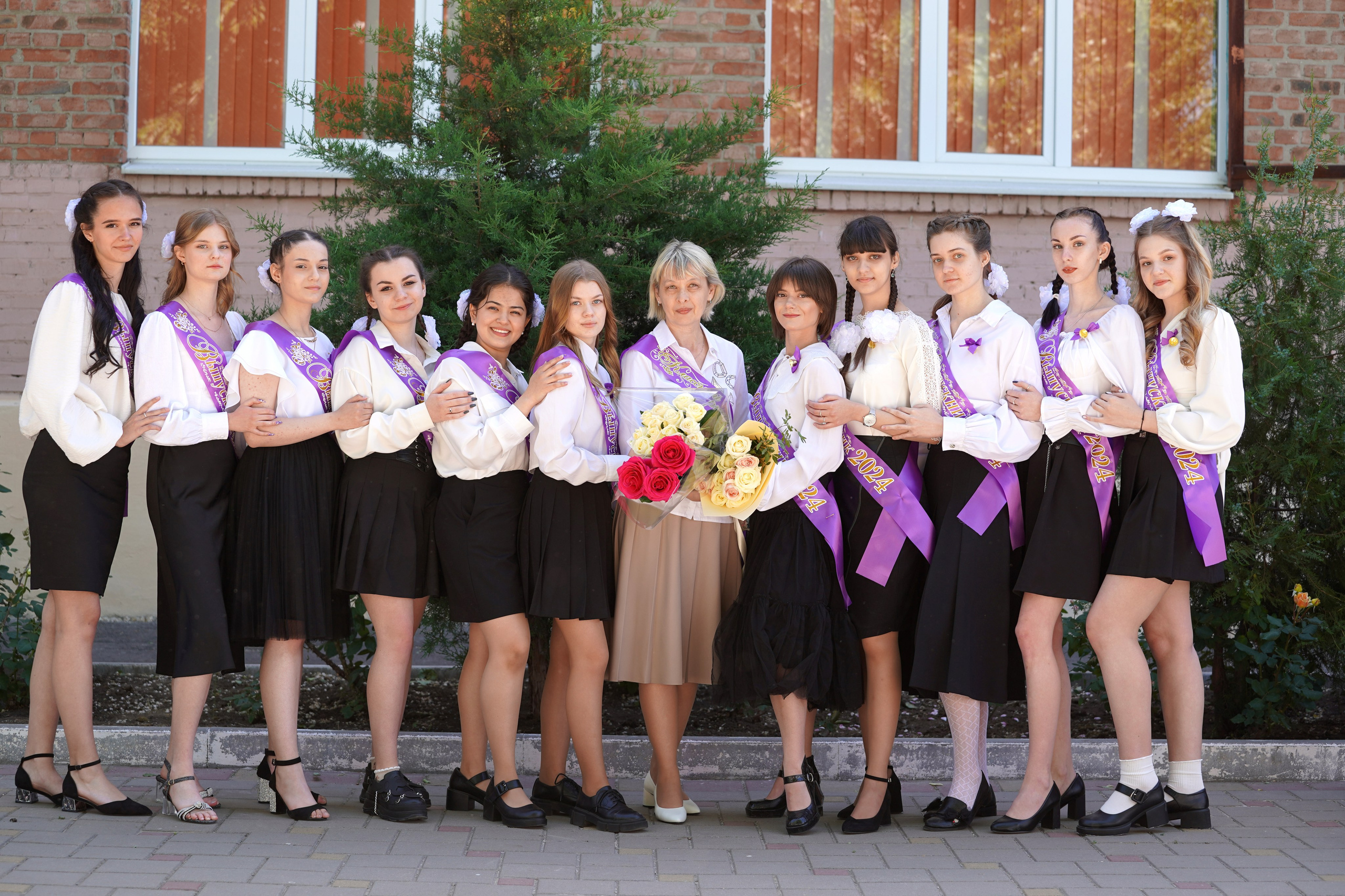 Последний звонок. MEMENTO.Выпускные альбомы, школьные, юбилейные и другие книги. Ростов-на-Дону