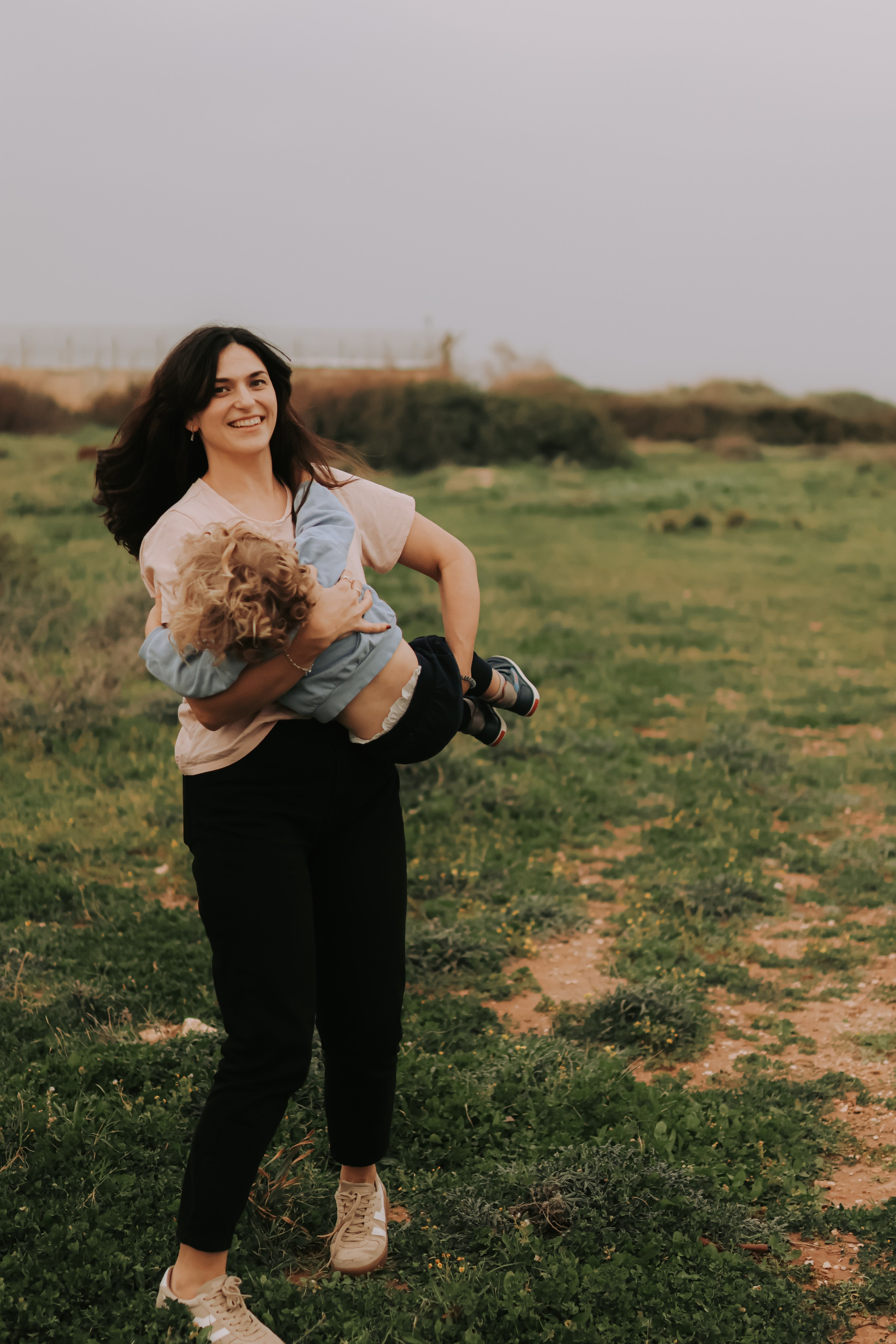 Eithan's family, Tel Aviv | February 2026. Photographer in Israel Alice Milchin