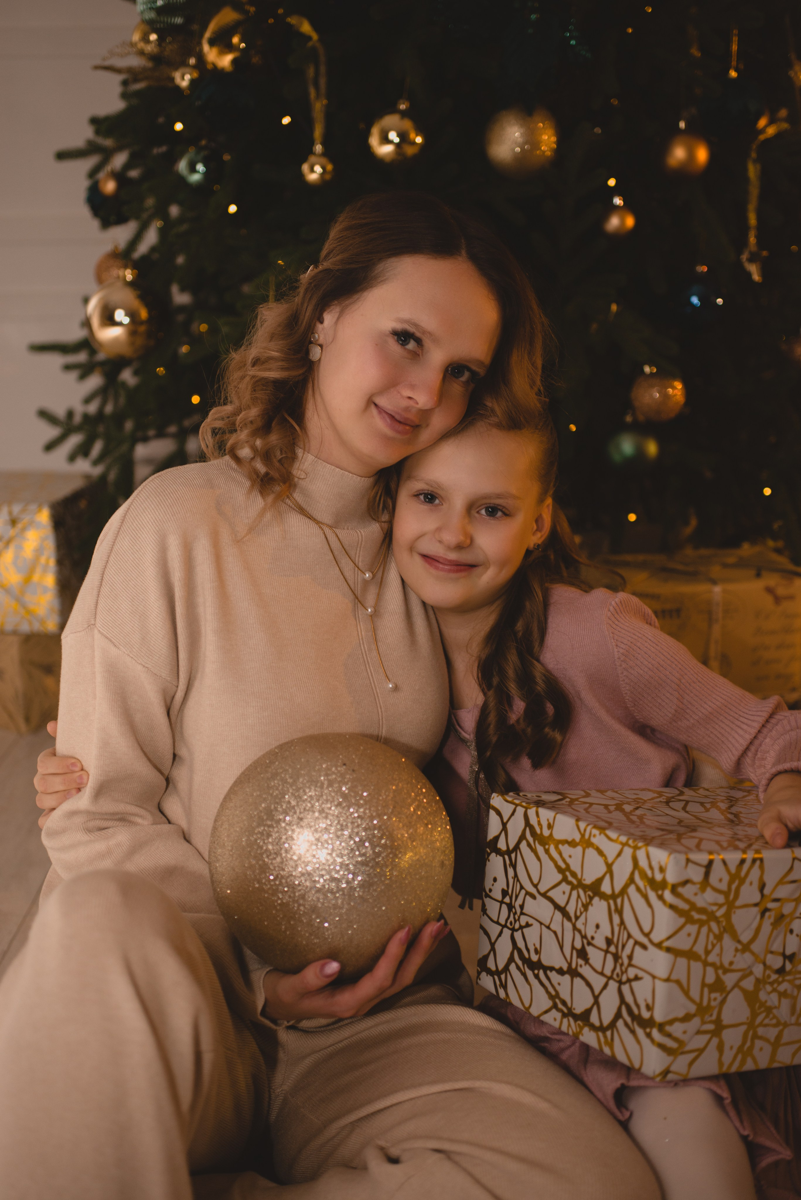 Юля и Настя в студии. Фотограф Людмила Белова