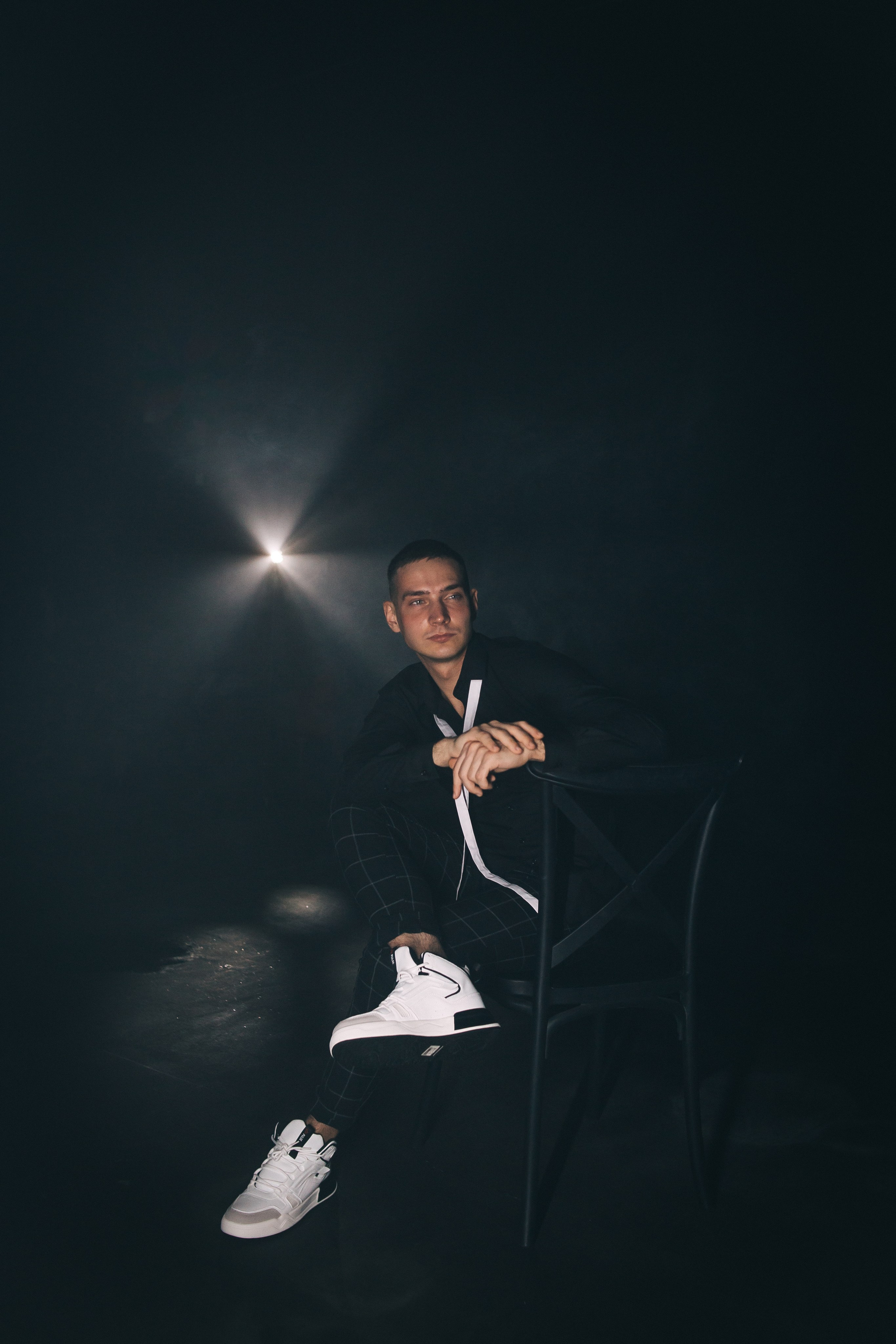 Евгений. Съёмка с лазером. Фотограф Регина Крикунова г. Красноярск